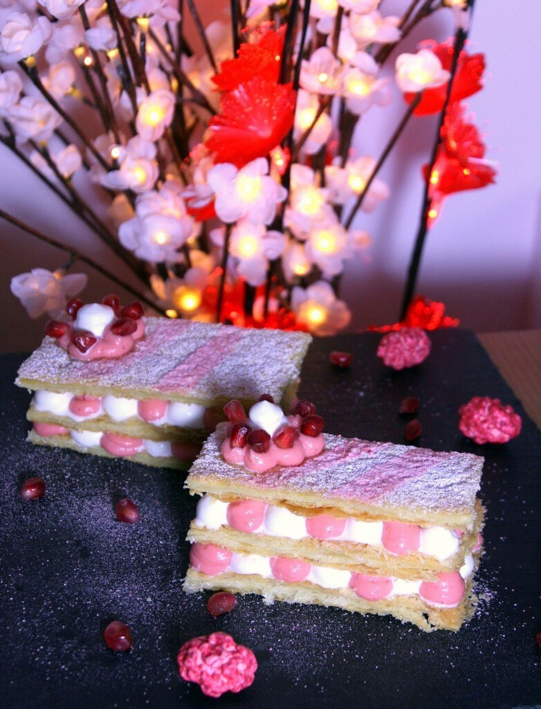 Millefeuille aux pralines roses et à la grenade