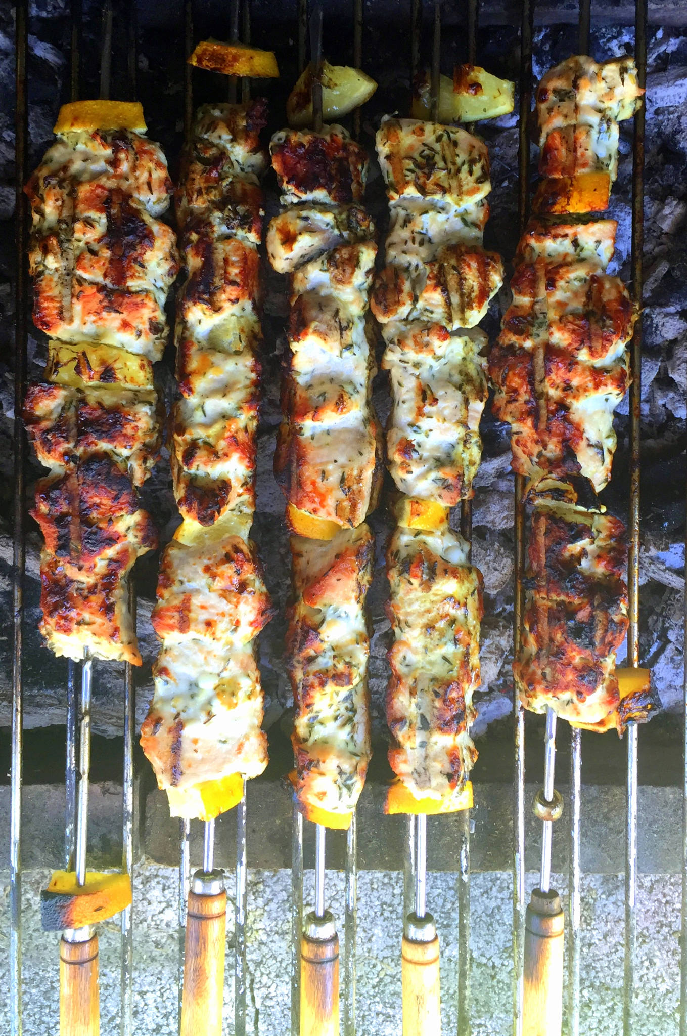 Brochettes de dinde au citron et au thym, marinade au yaourt