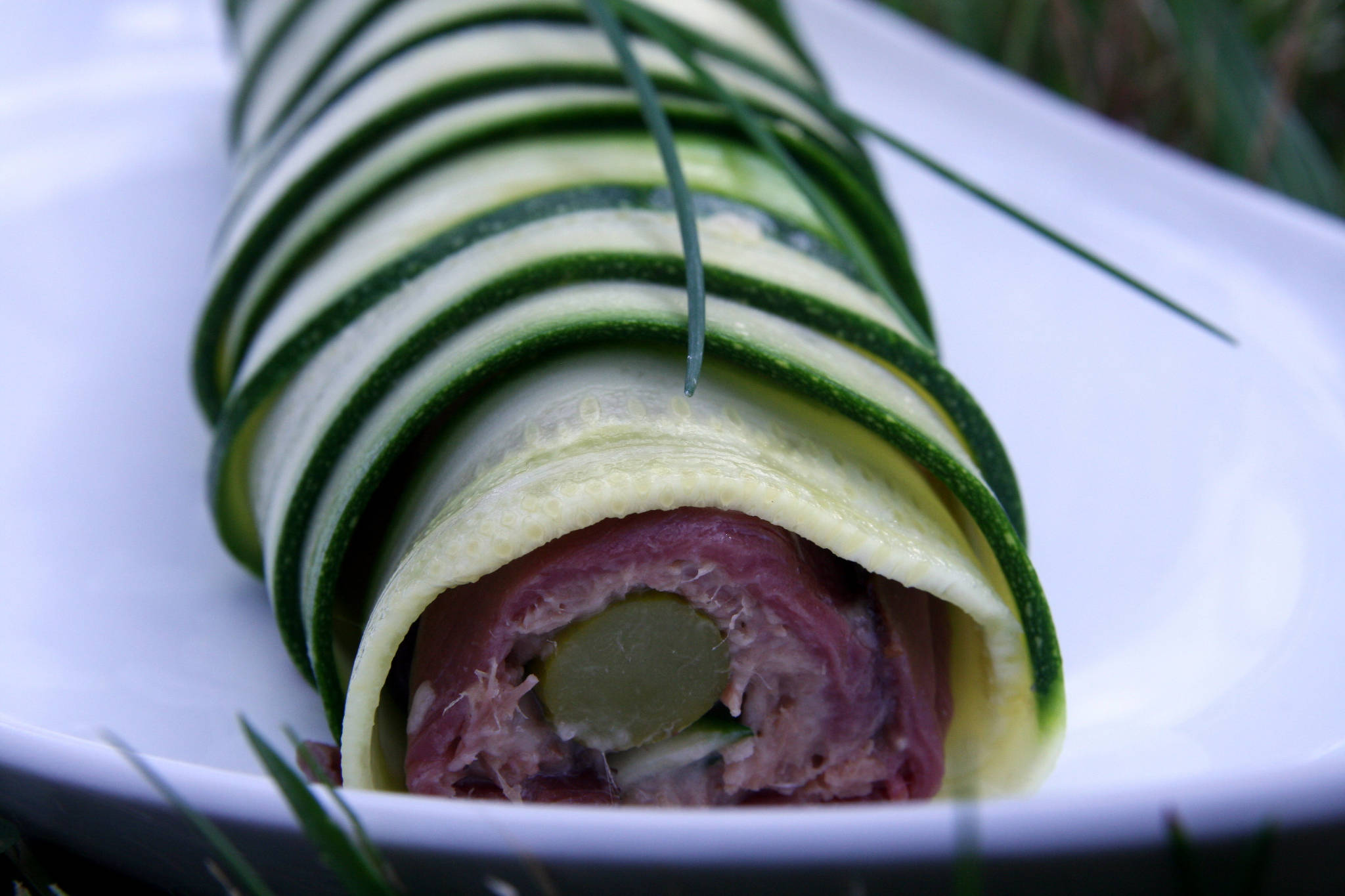 Roulade exquise de canard - rillettes et magrets fumés - courgettes vinaigrées