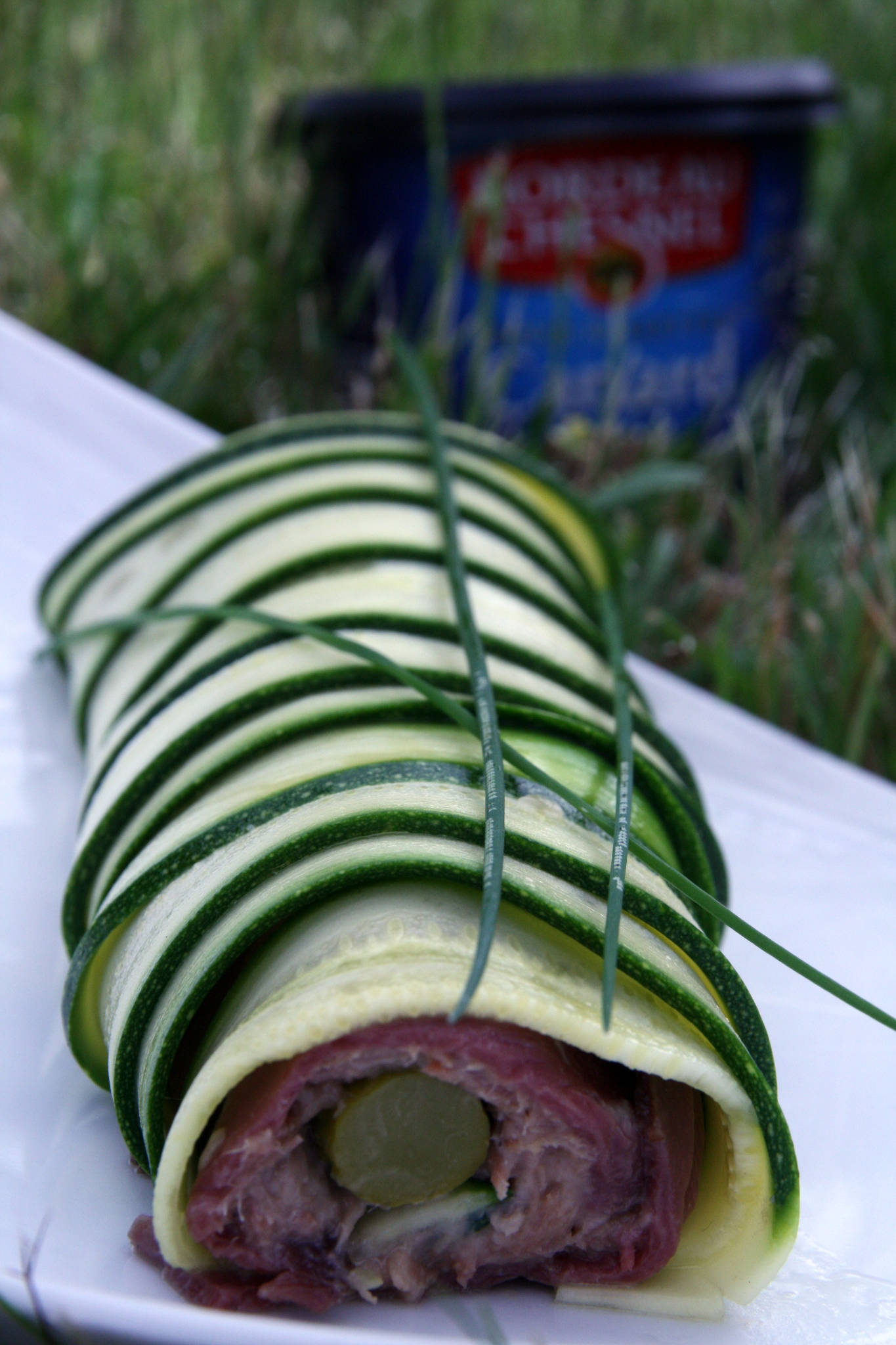 Roulade exquise de canard - rillettes et magrets fumés - courgettes vinaigrées