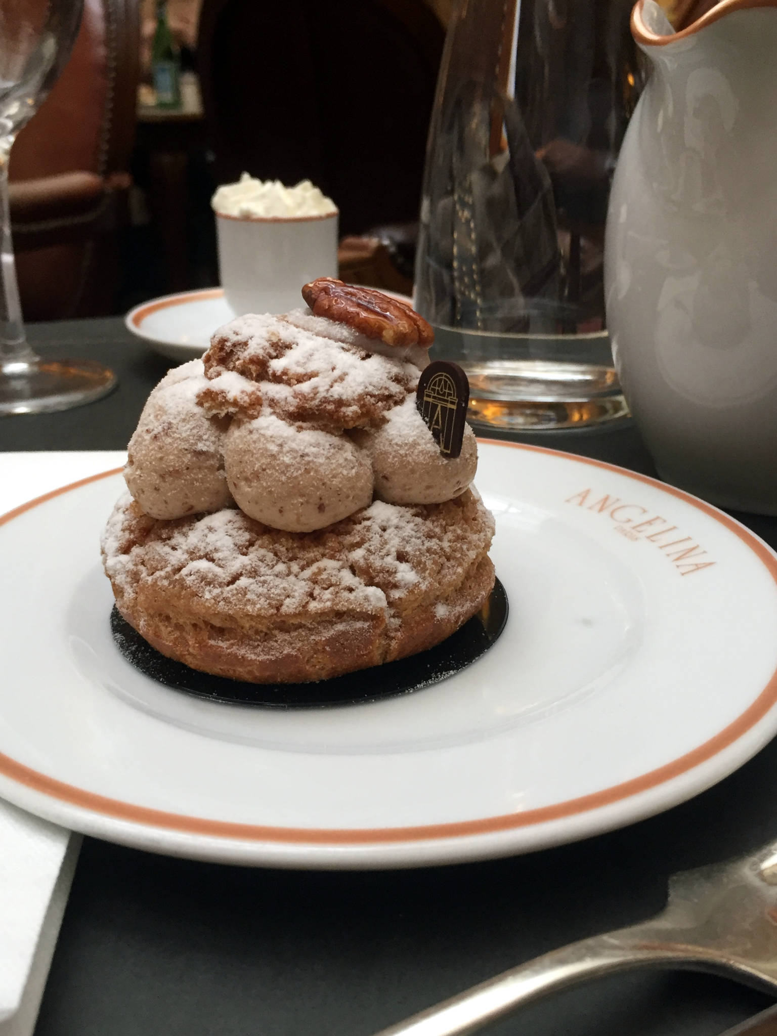 Tea time chez Angelina à Paris (75)