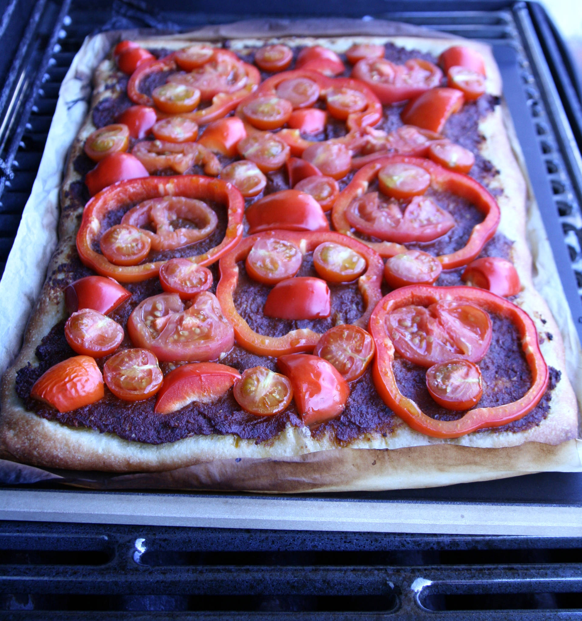 Pizza rouge au barbecue