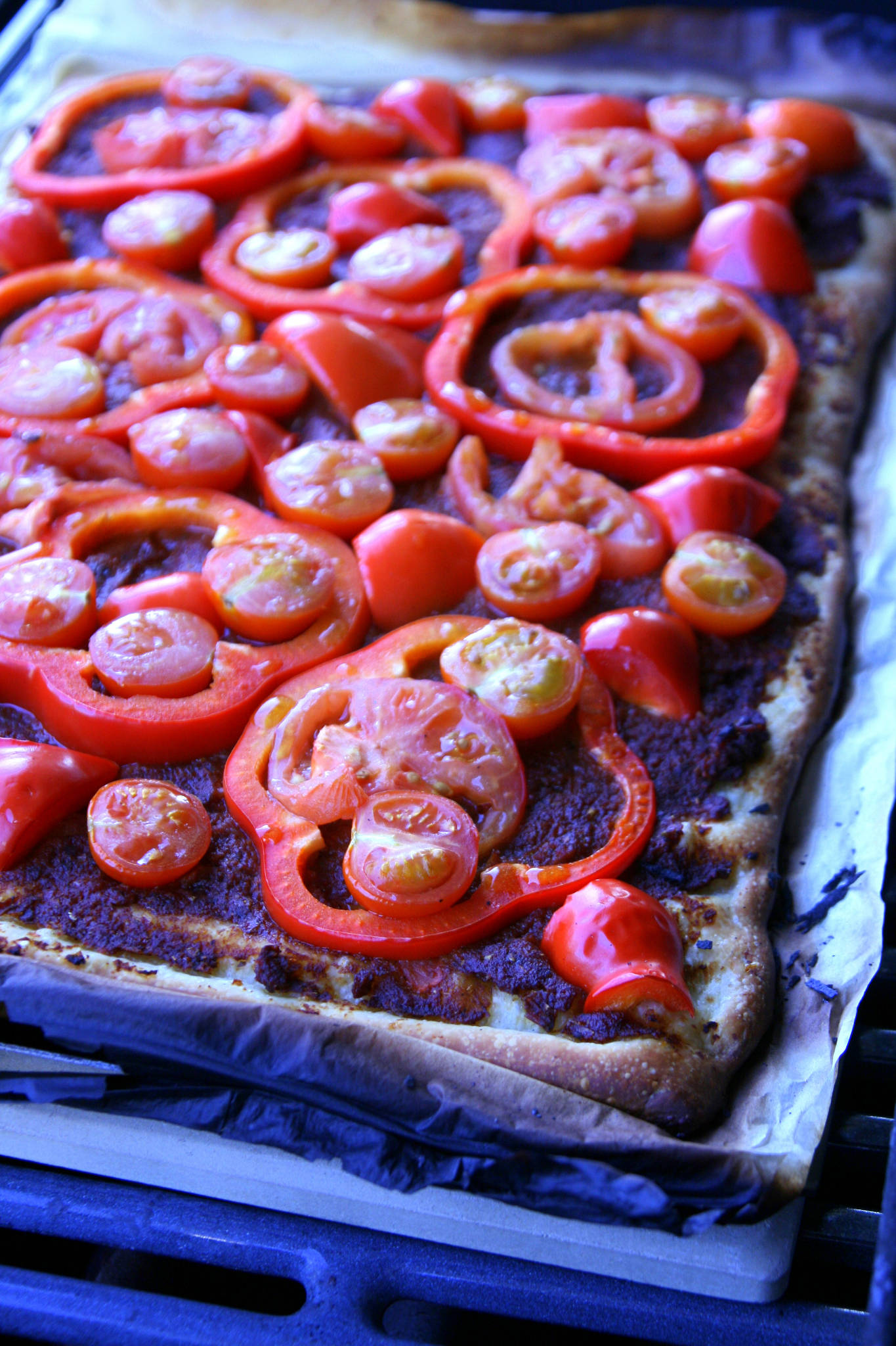 Pizza rouge au barbecue