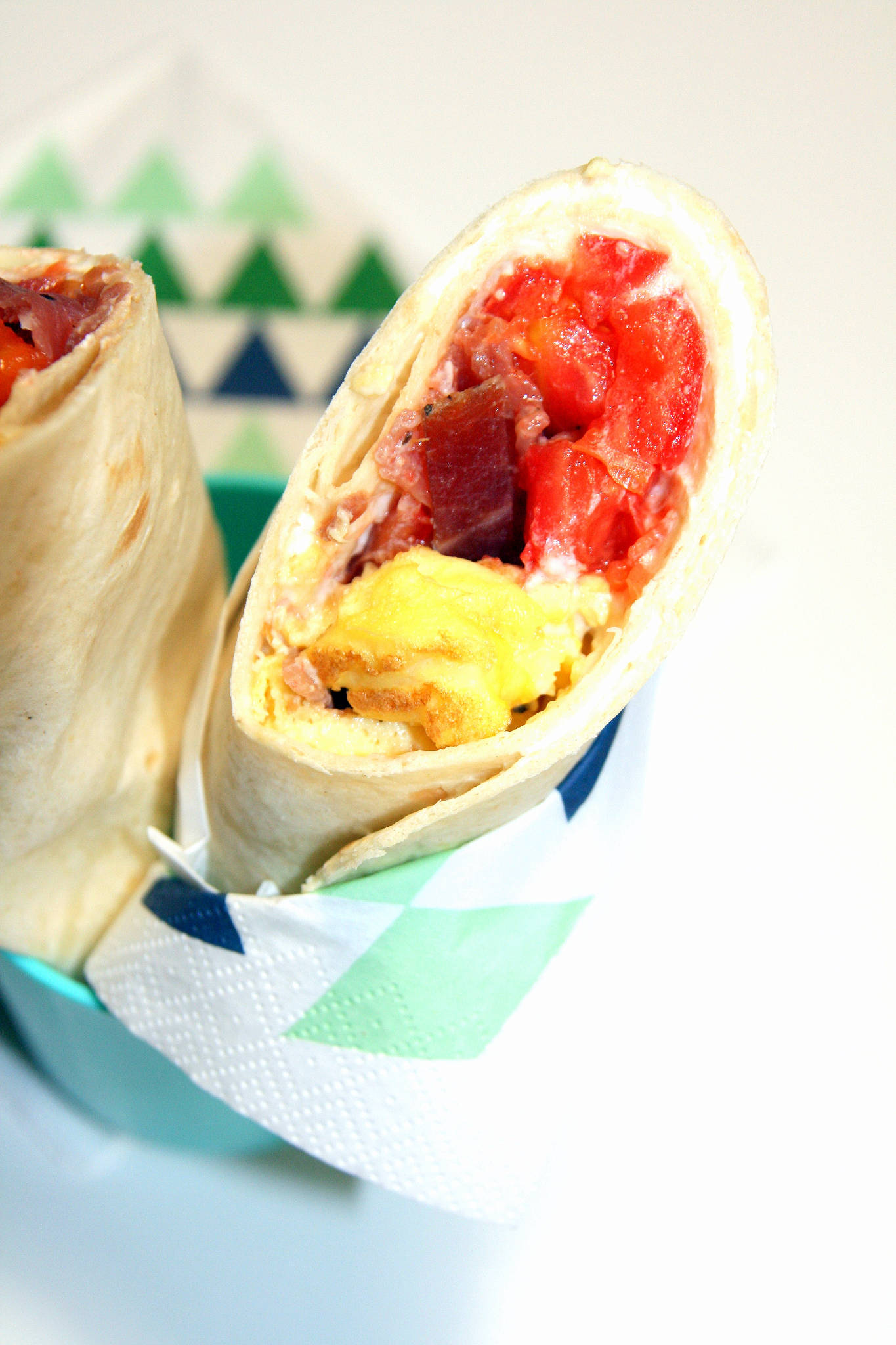 Wrap omelette, bacon, tomate, sauce fromage frais