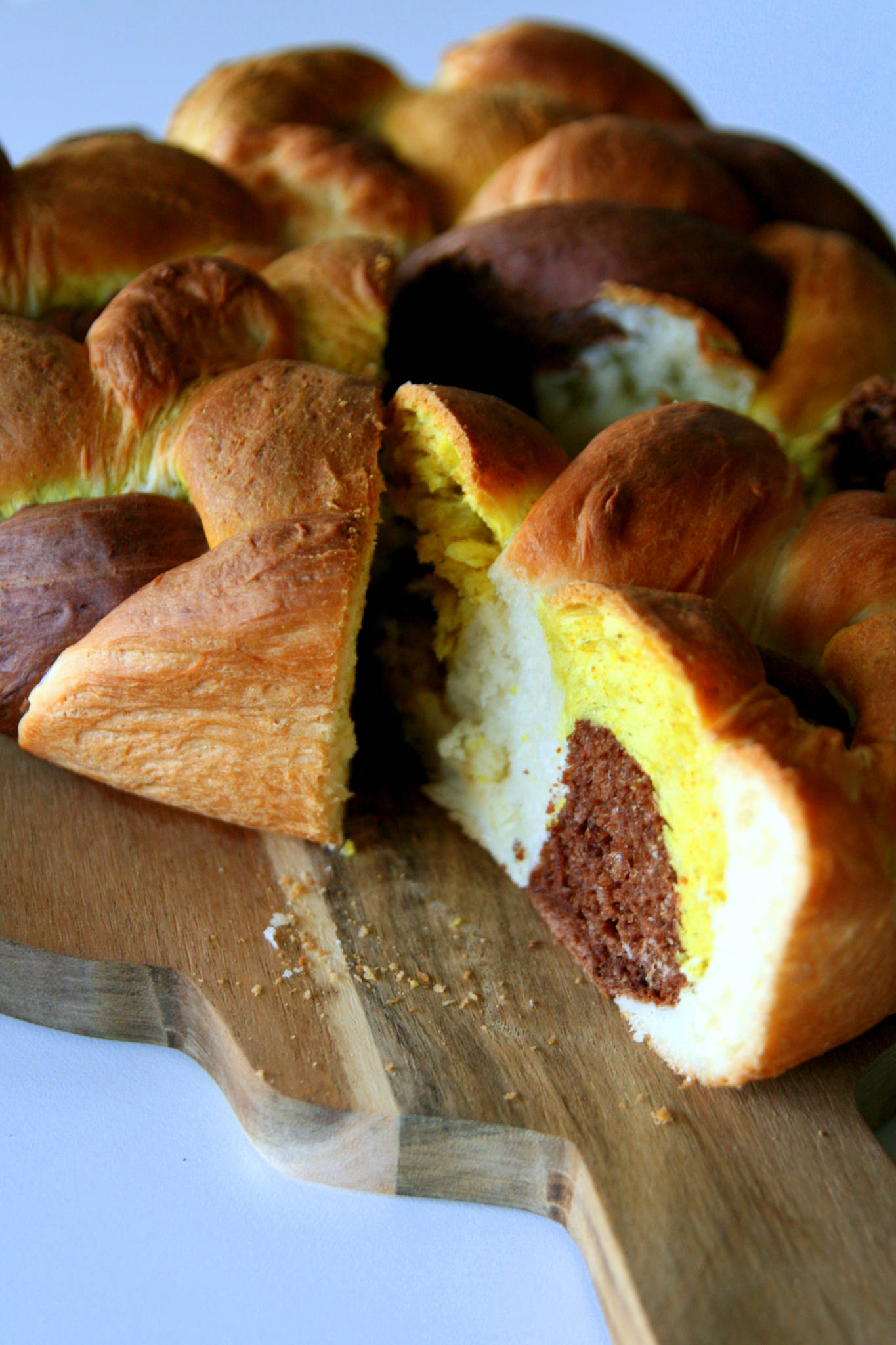 Brioche tressée curry-cacao