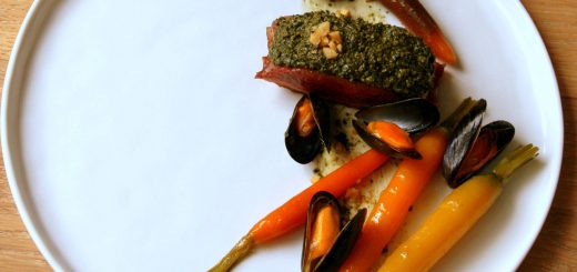 Terre & mer d'Aquitaine - Magret au pesto de fanes de carottes des sables et aux noix du Périgord, moules de bouchot au Lillet, carottes glacées