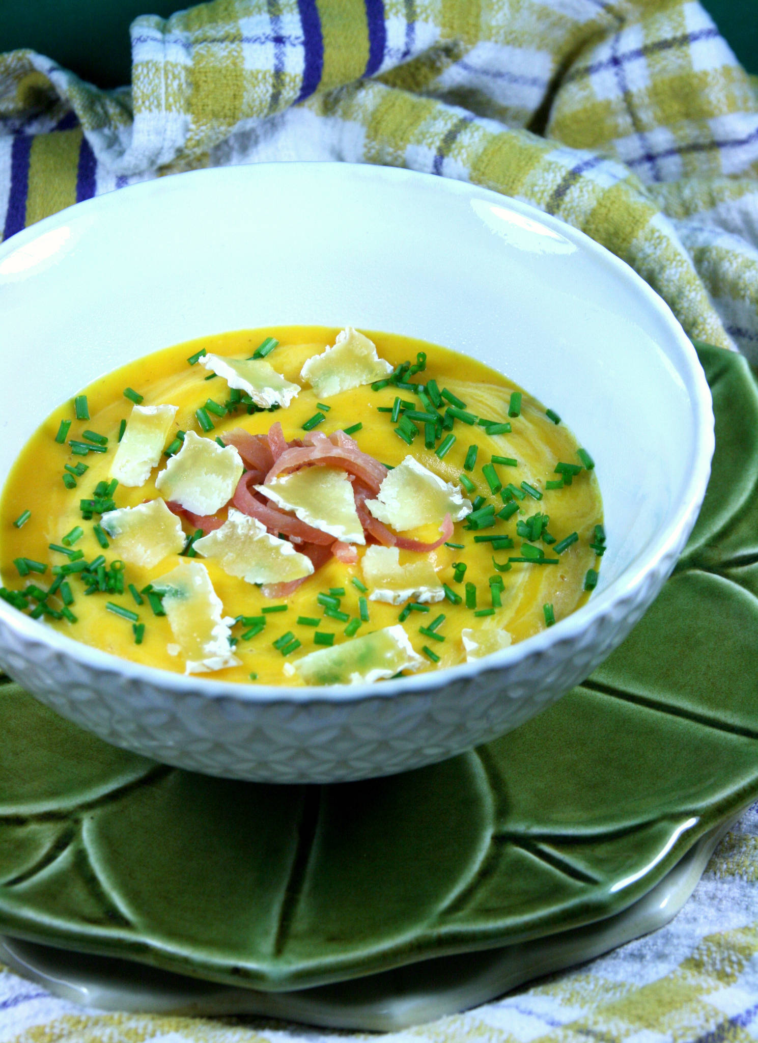 Velouté de butternut, jambon cru, copeaux de neufchâtel