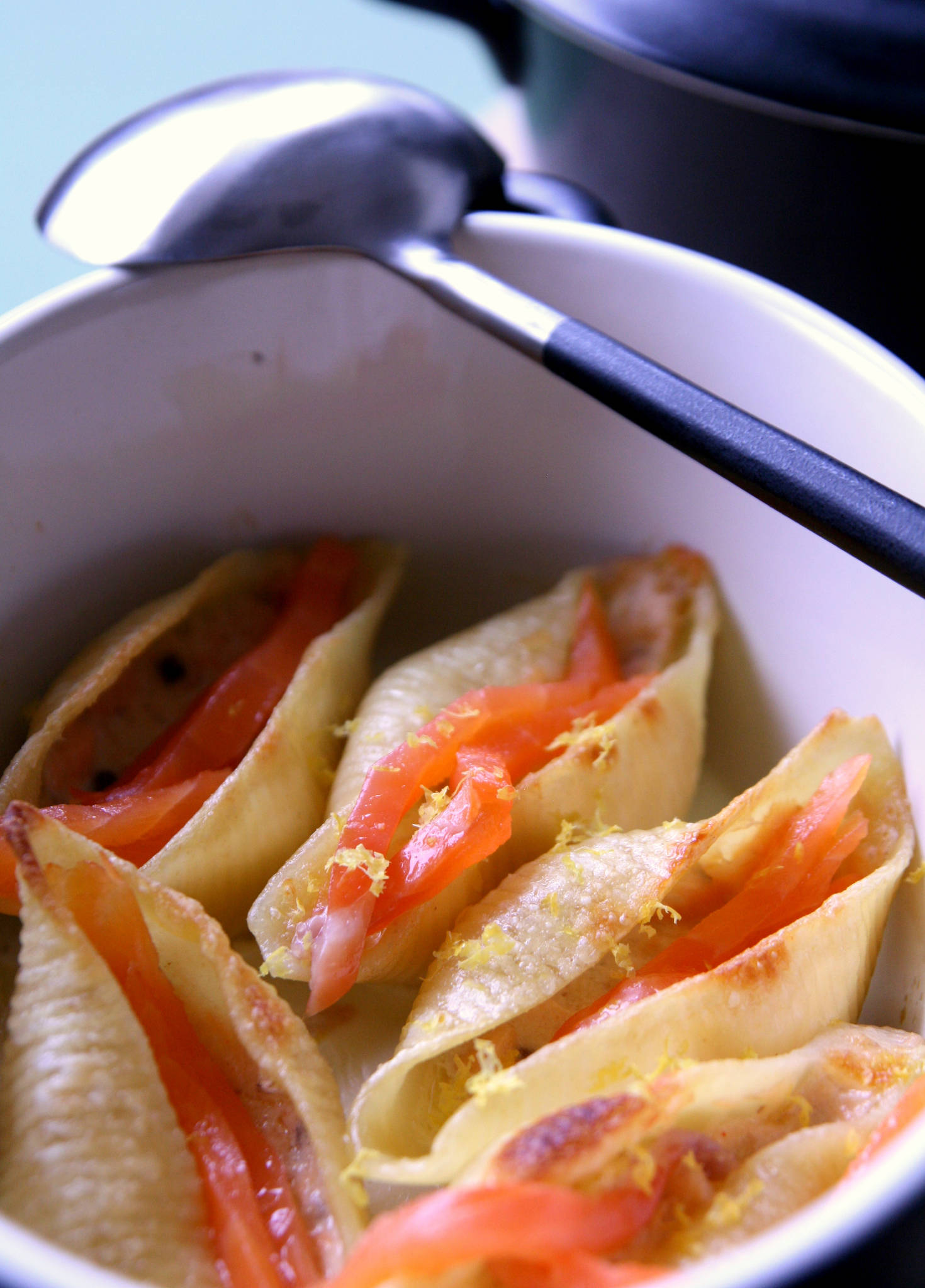 Conchiglie à la truite fraîche et fumée