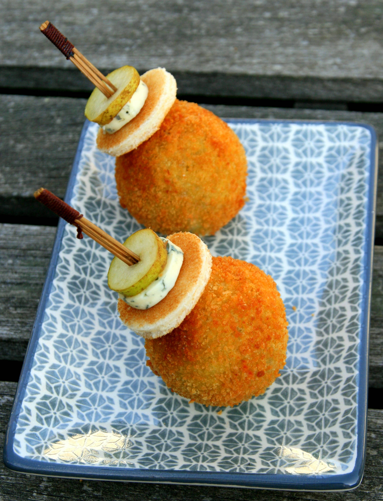 Cromesqui à la Fourme d'Ambert et à la poire