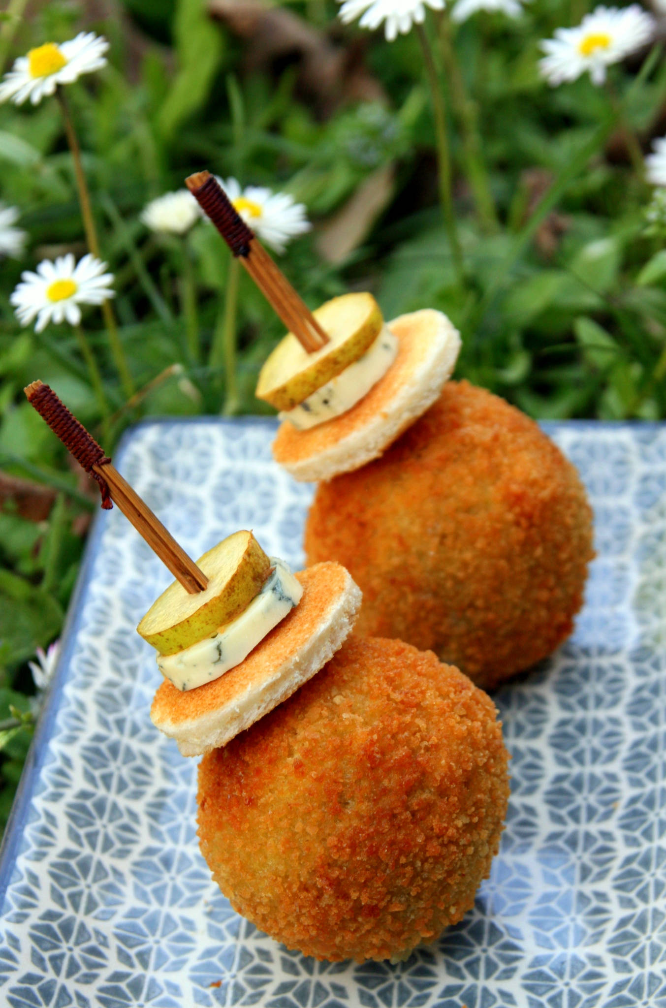 Cromesqui à la Fourme d'Ambert et à la poire