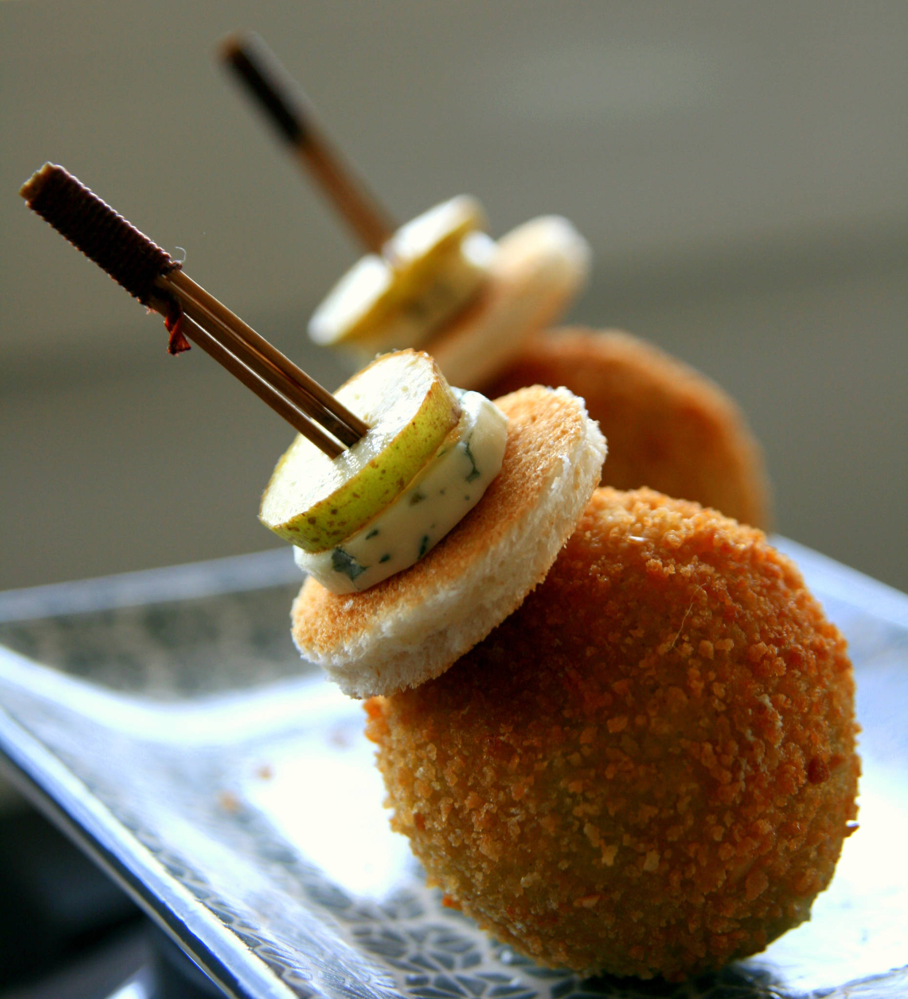 Cromesqui à la Fourme d'Ambert et à la poire