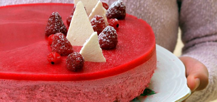 Bavarois à la framboise, miroir aux groseilles