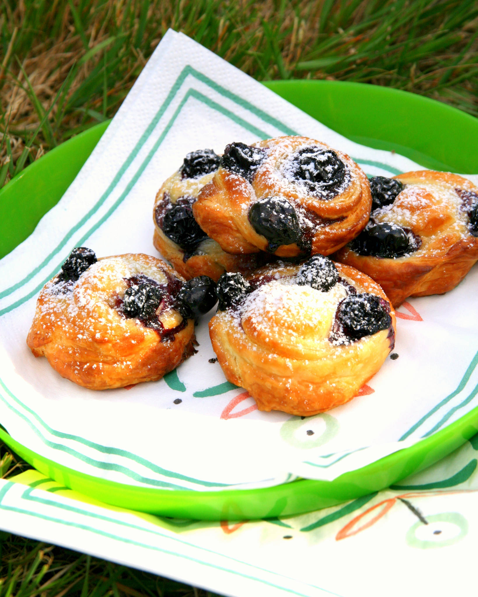 Mini-escargots feuilletés aux myrtilles