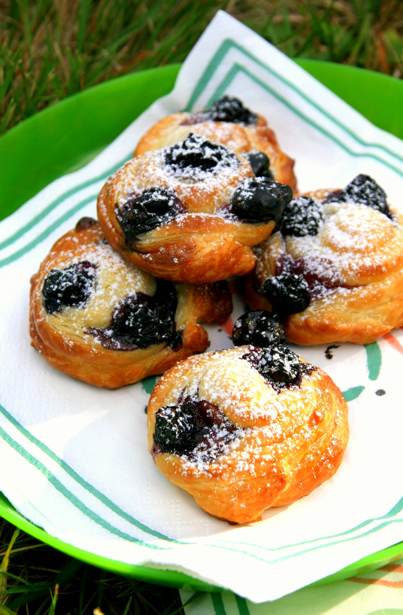 Mini-escargots feuilletés aux myrtilles