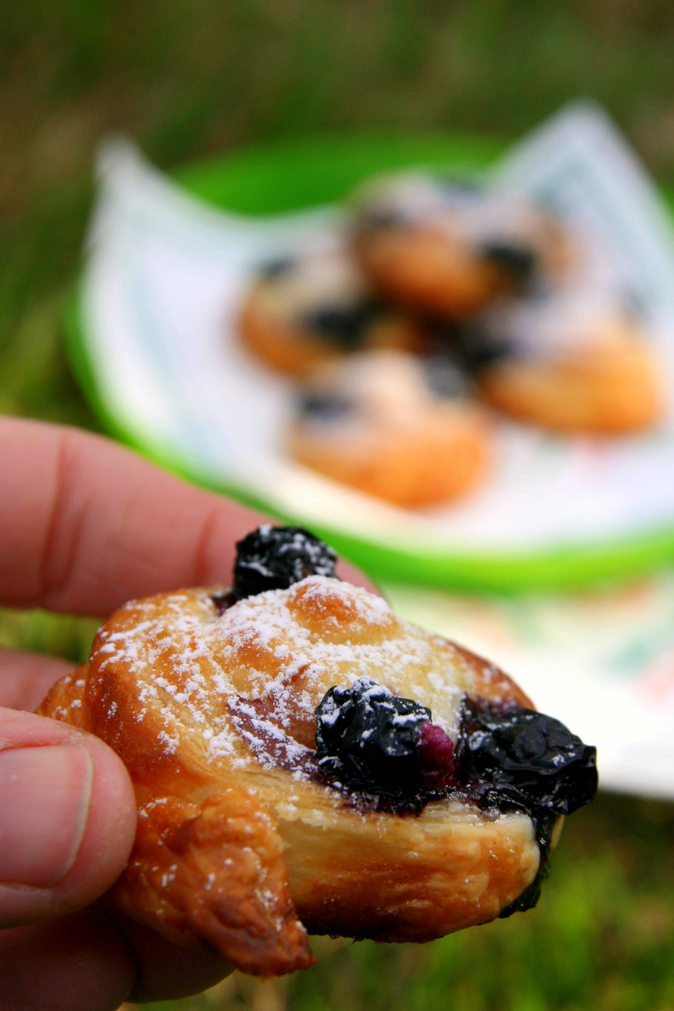 Mini-escargots feuilletés aux myrtilles