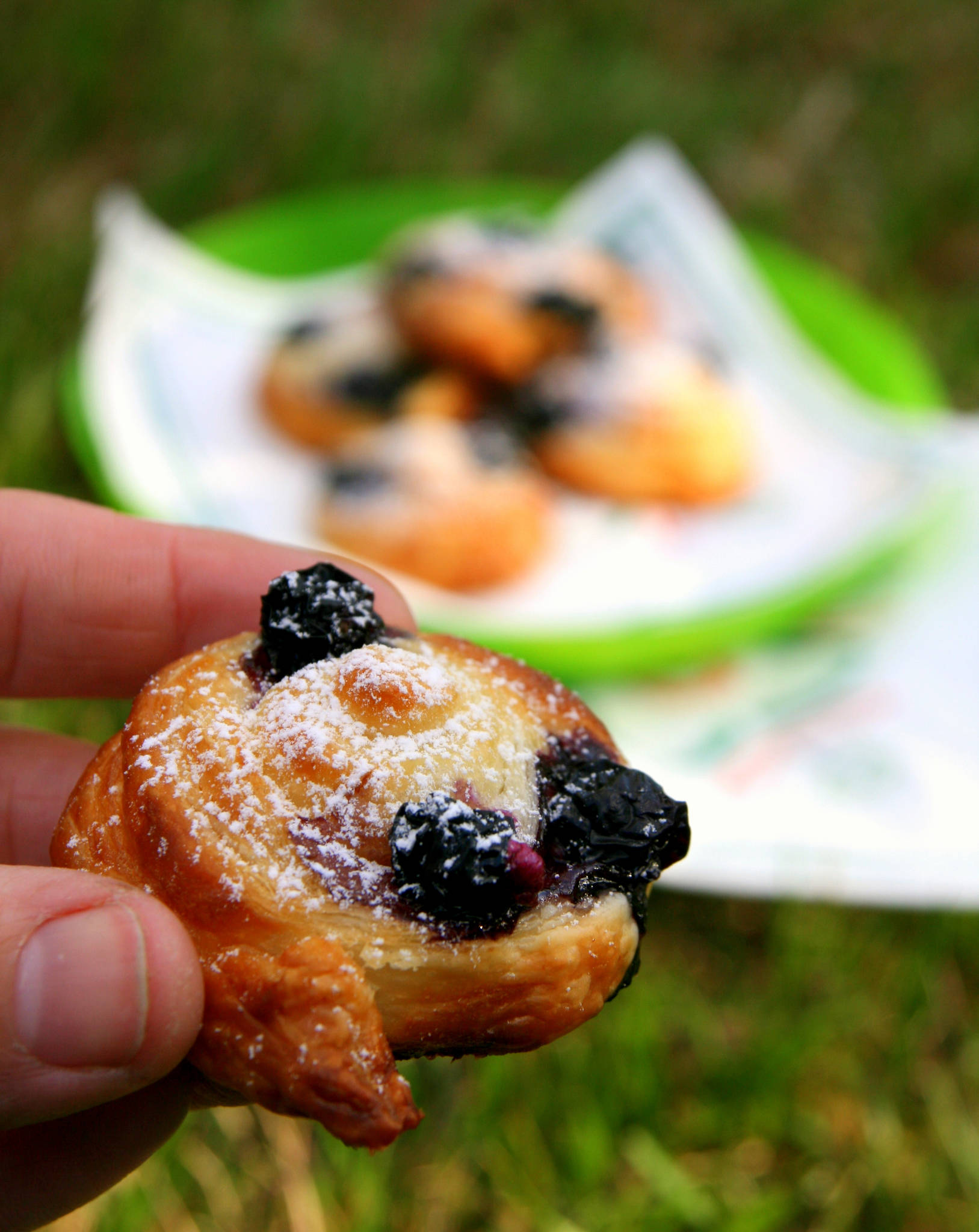 Mini-escargots feuilletés aux myrtilles