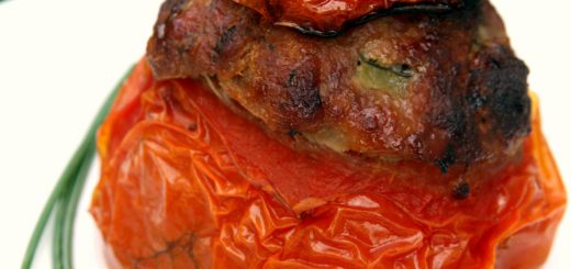 Tomates farcies aux trois viandes et aux courgettes