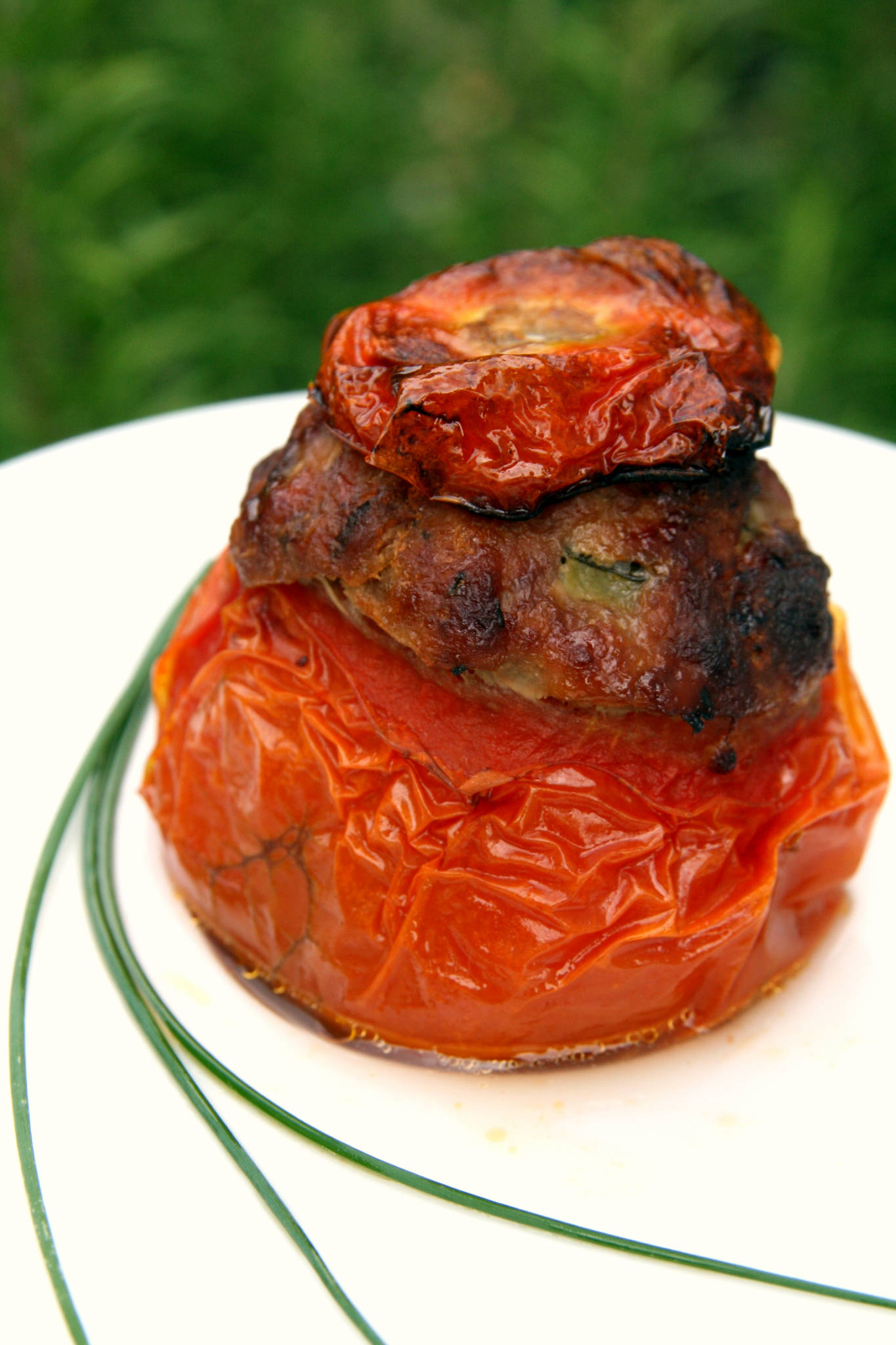 Tomates farcies aux trois viandes et aux courgettes