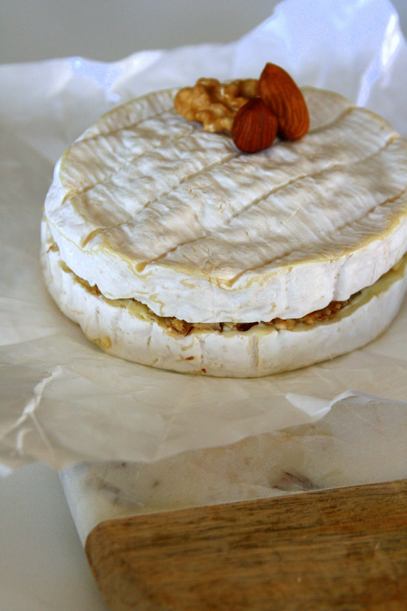 Camembert aux fruits secs et au miel