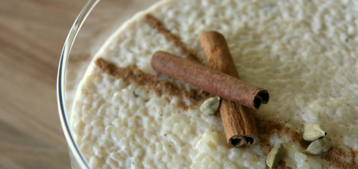 Riz au lait à la cardamome et à la cannelle