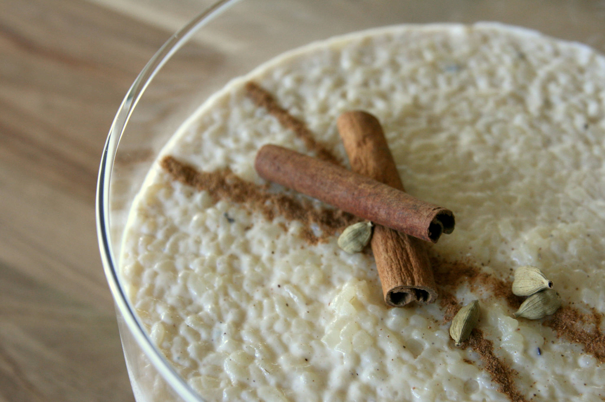 Riz au lait à la cardamome et à la cannelle