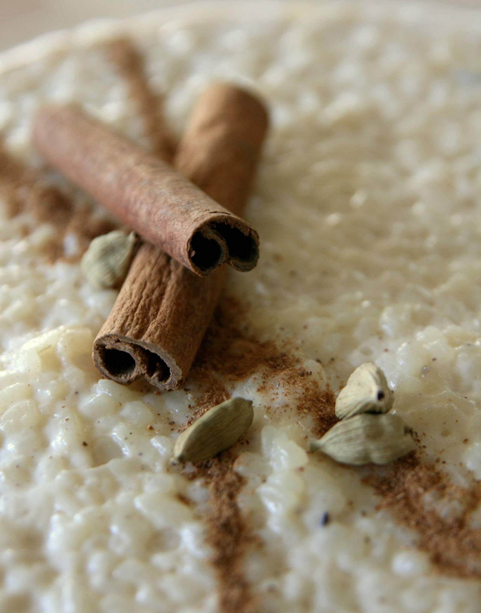 Riz au lait à la cardamome et à la cannelle