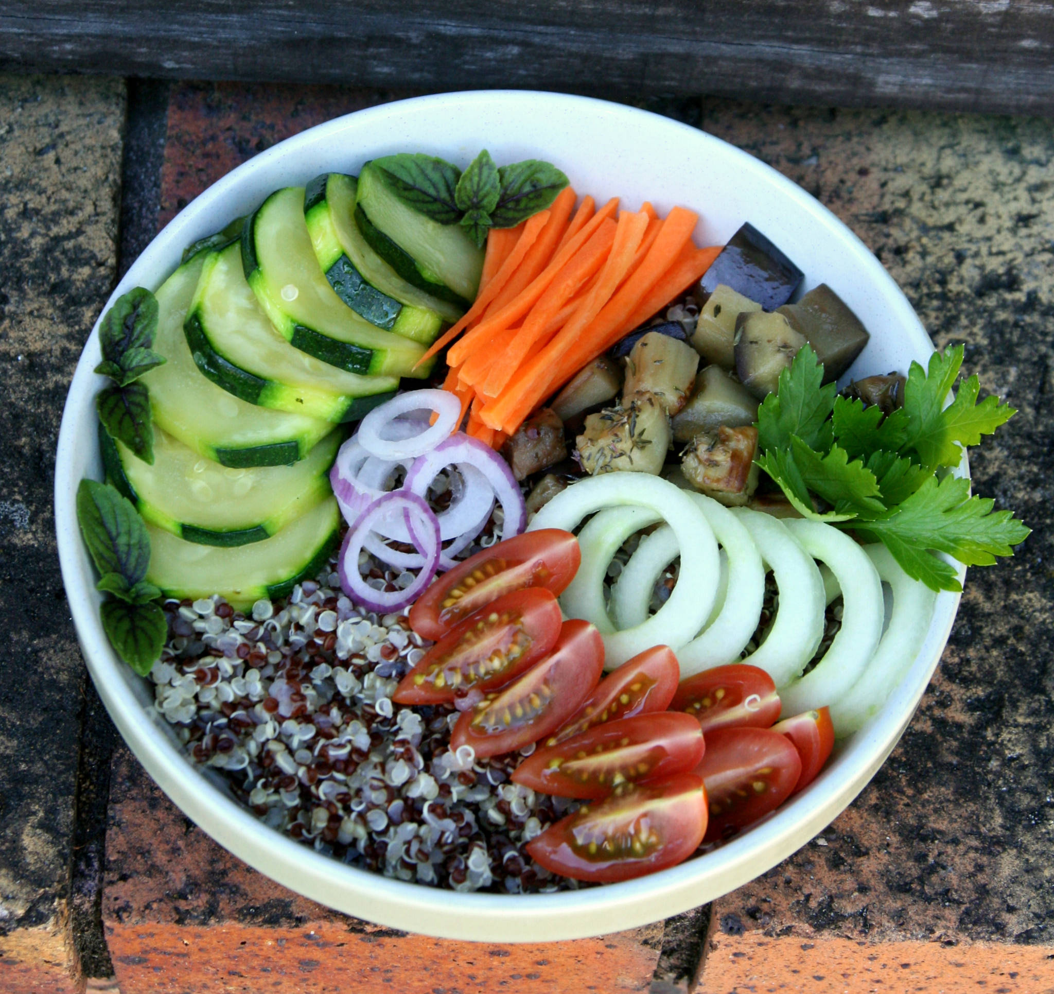 Veggie quinoa bowl