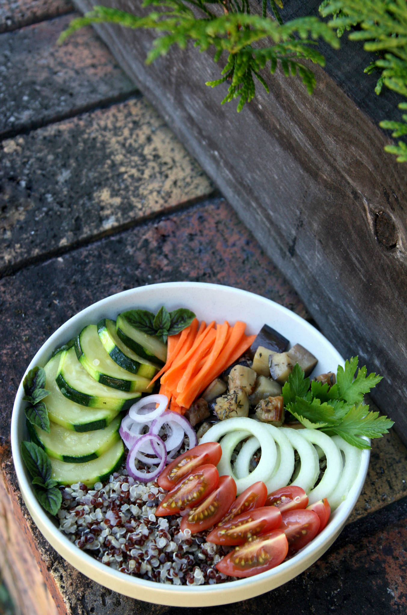 Veggie quinoa bowl