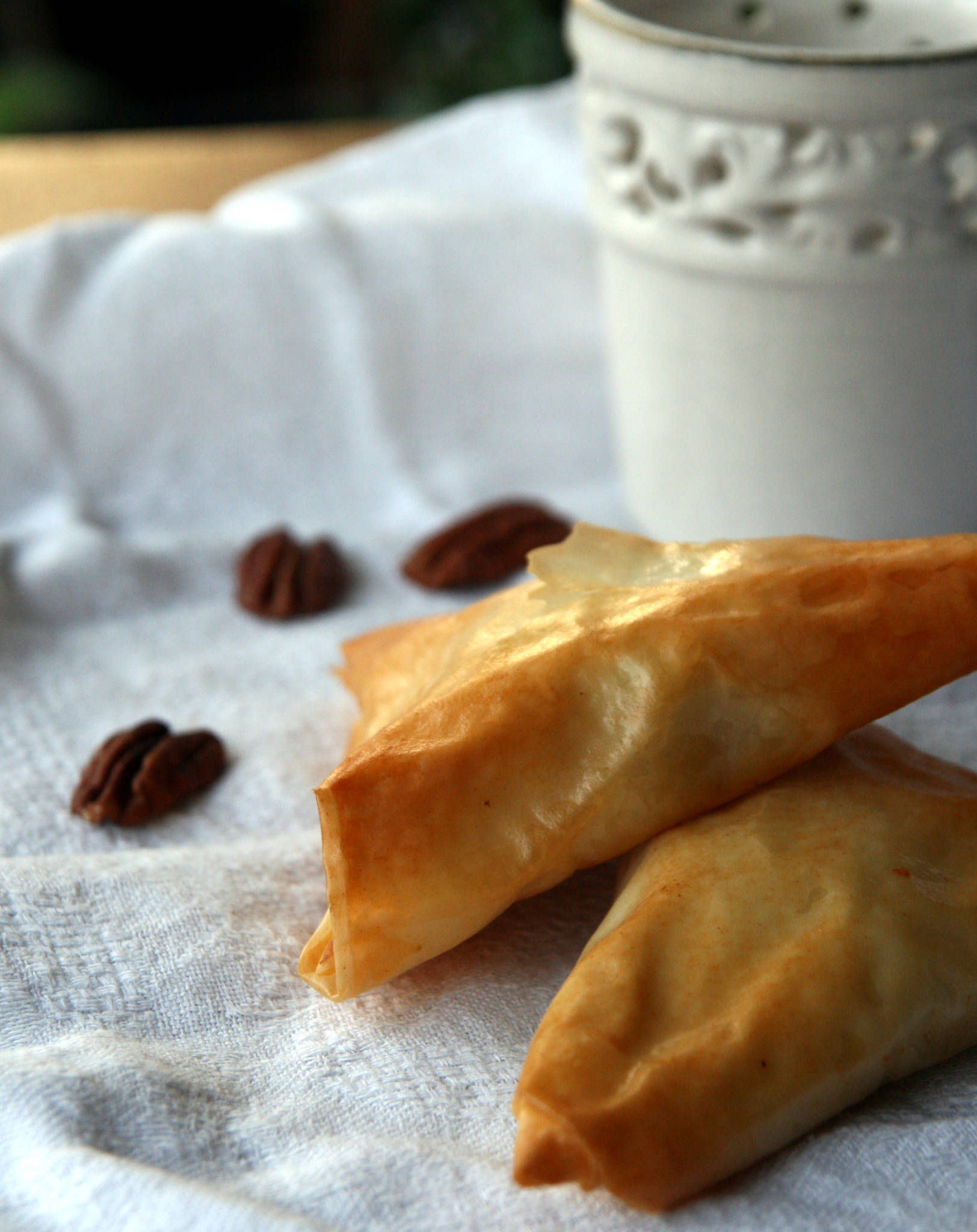 Triangle de filo au chèvre, miel, poire et pécan