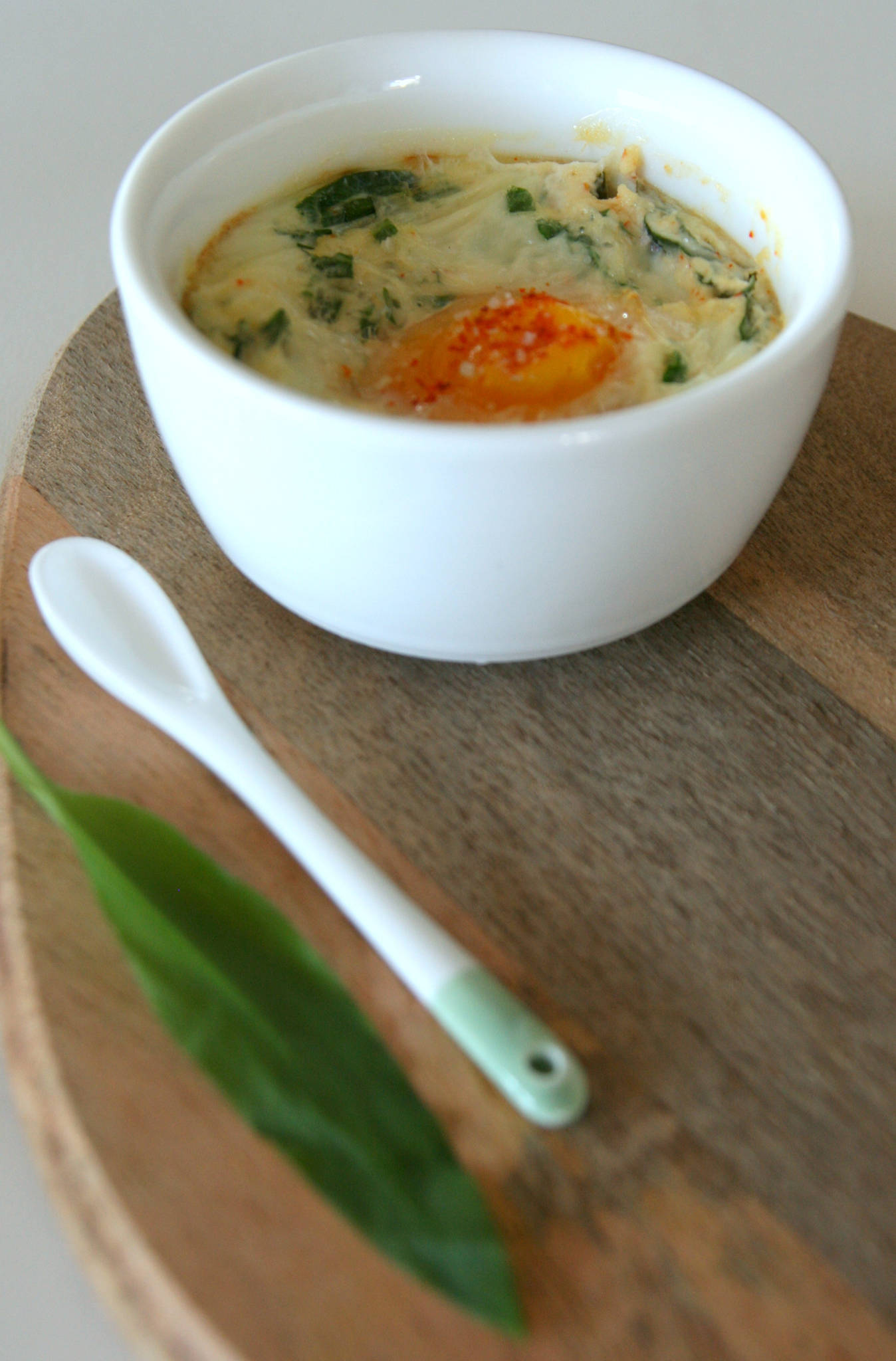 Oeufs cocotte à l'ail des ours