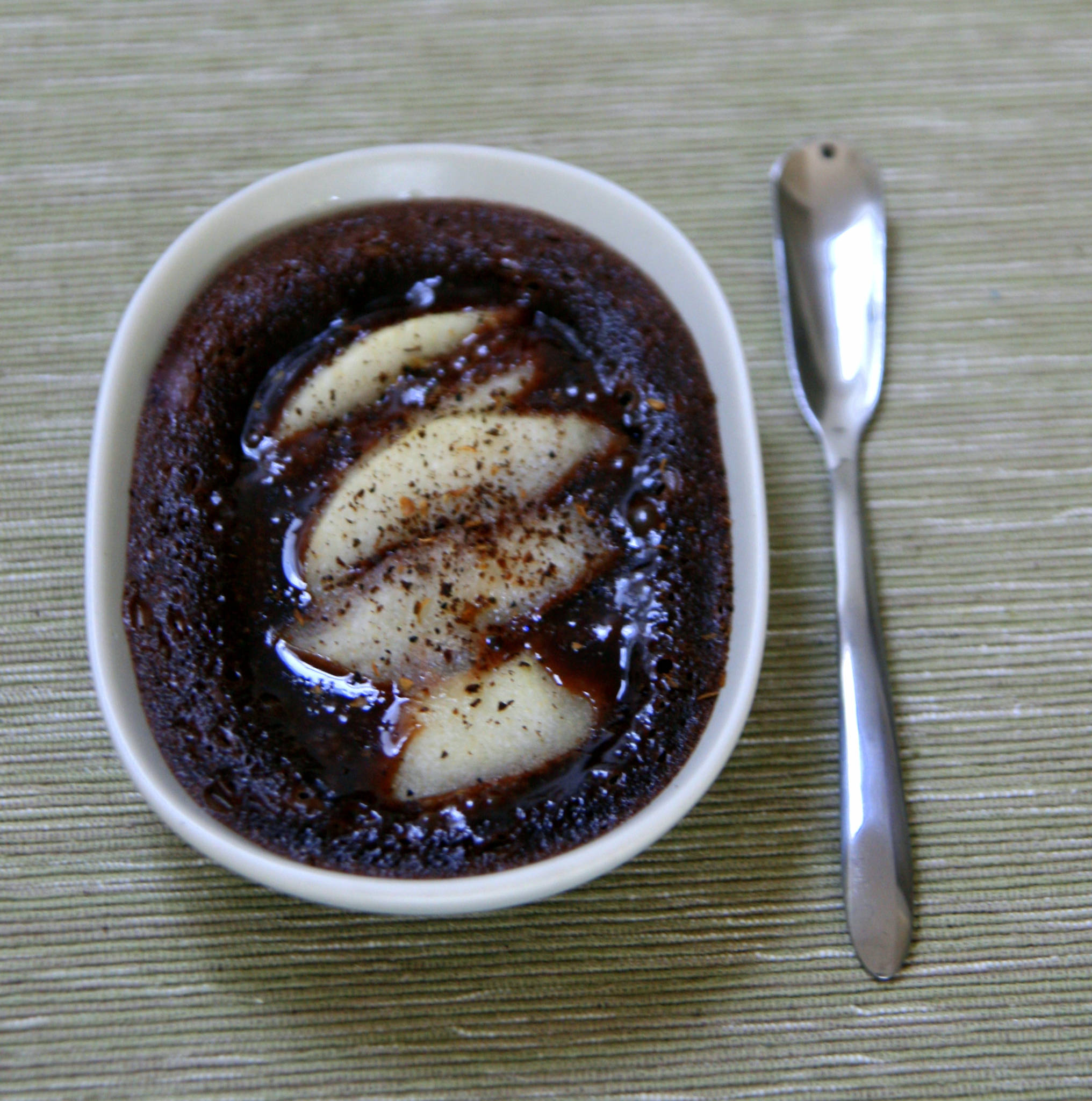 Coulants au chocolat à la poire et poivre de Timut