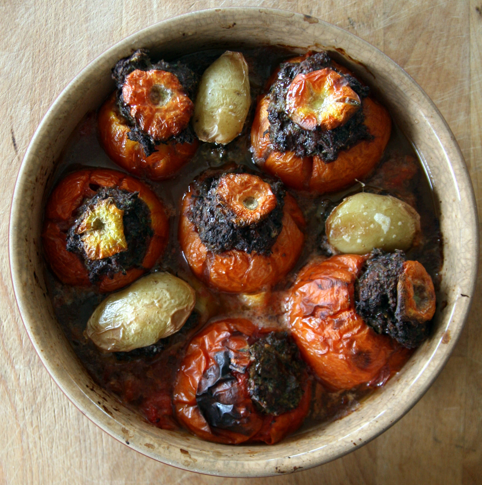 Tomates et pommes de terre farcies au canard