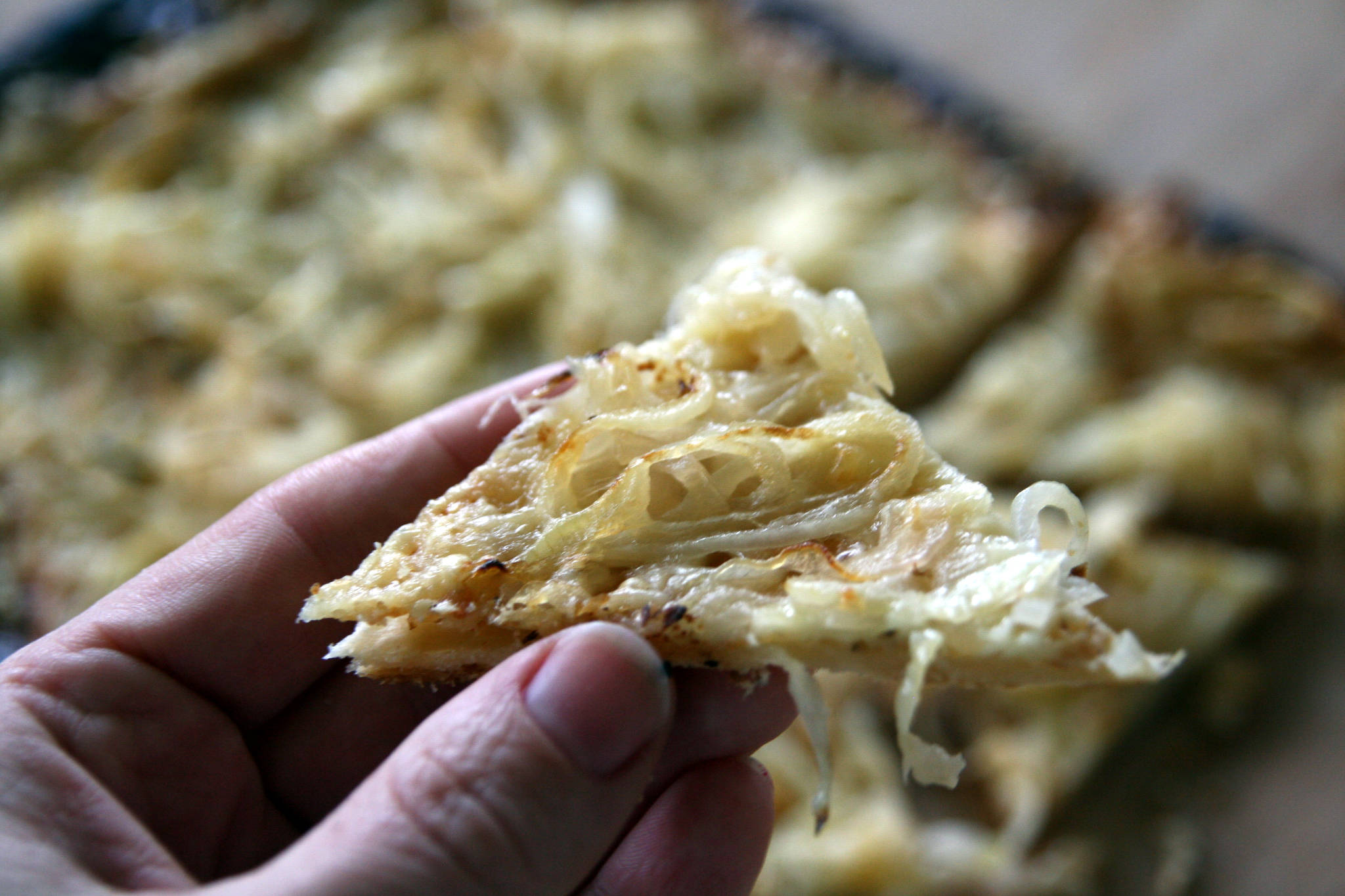 Tarte fine comme une gratinée à l'oignon