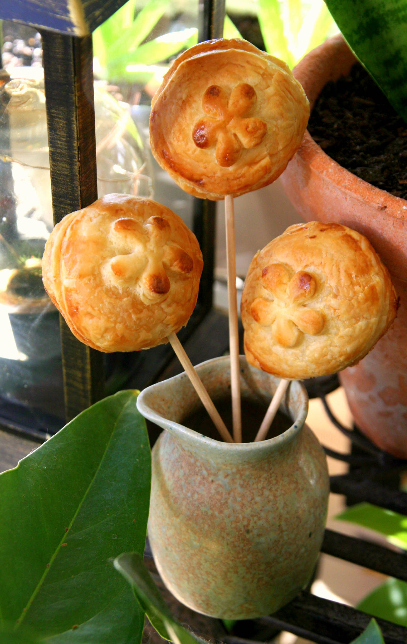 Mini-feuilletés à la pomme de terre & huile de truffe