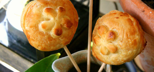 Mini-feuilletés à la pomme de terre & huile de truffe