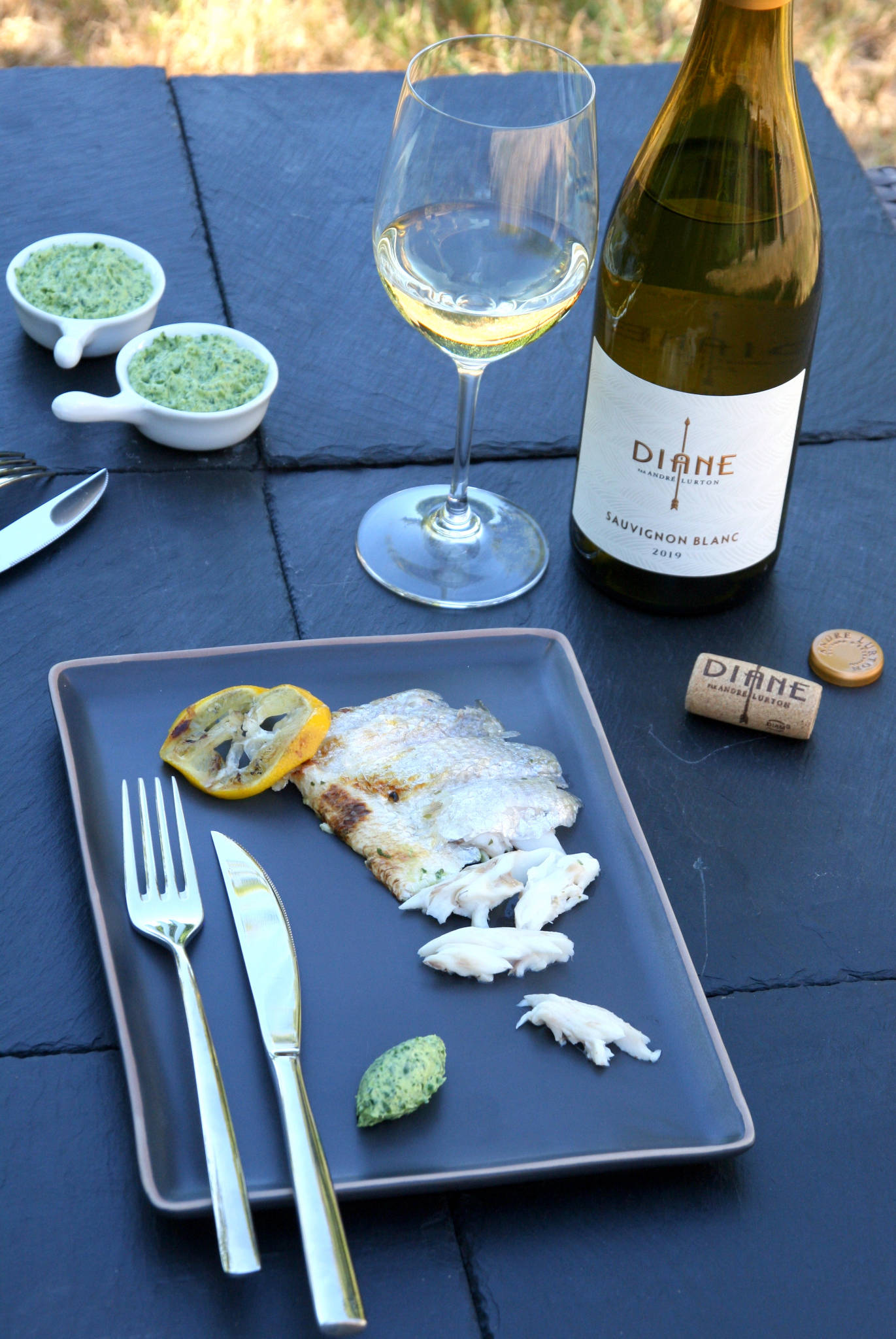 Maigre grillé au fromage d'herbe, Diane Sauvignon Blanc 2019