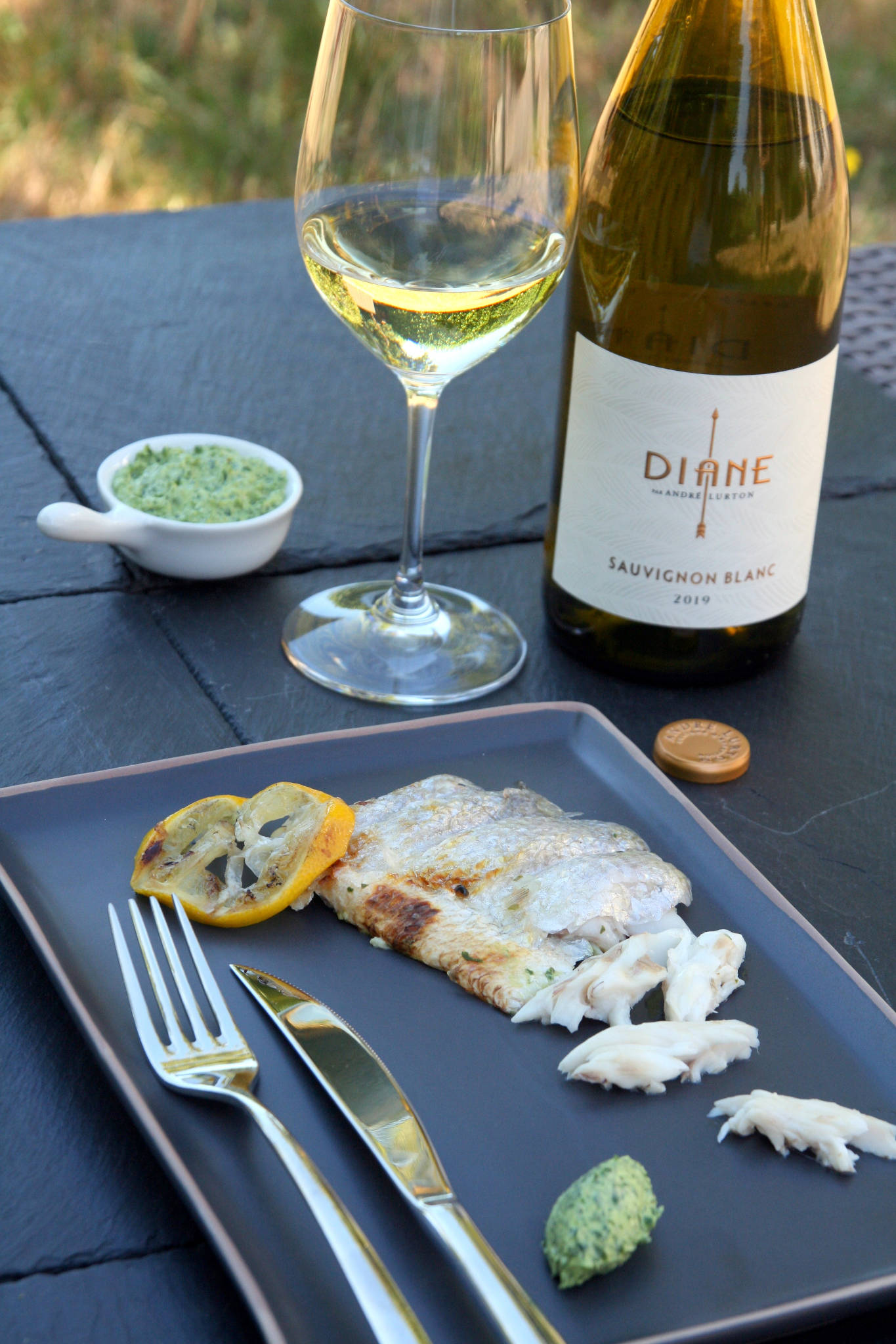 Maigre grillé au fromage d'herbe, Diane Sauvignon Blanc 2019