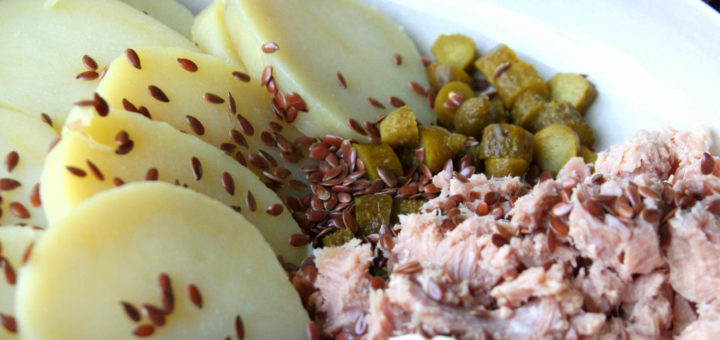 Salade de pommes de terre au thon, sauce légère à la moutarde