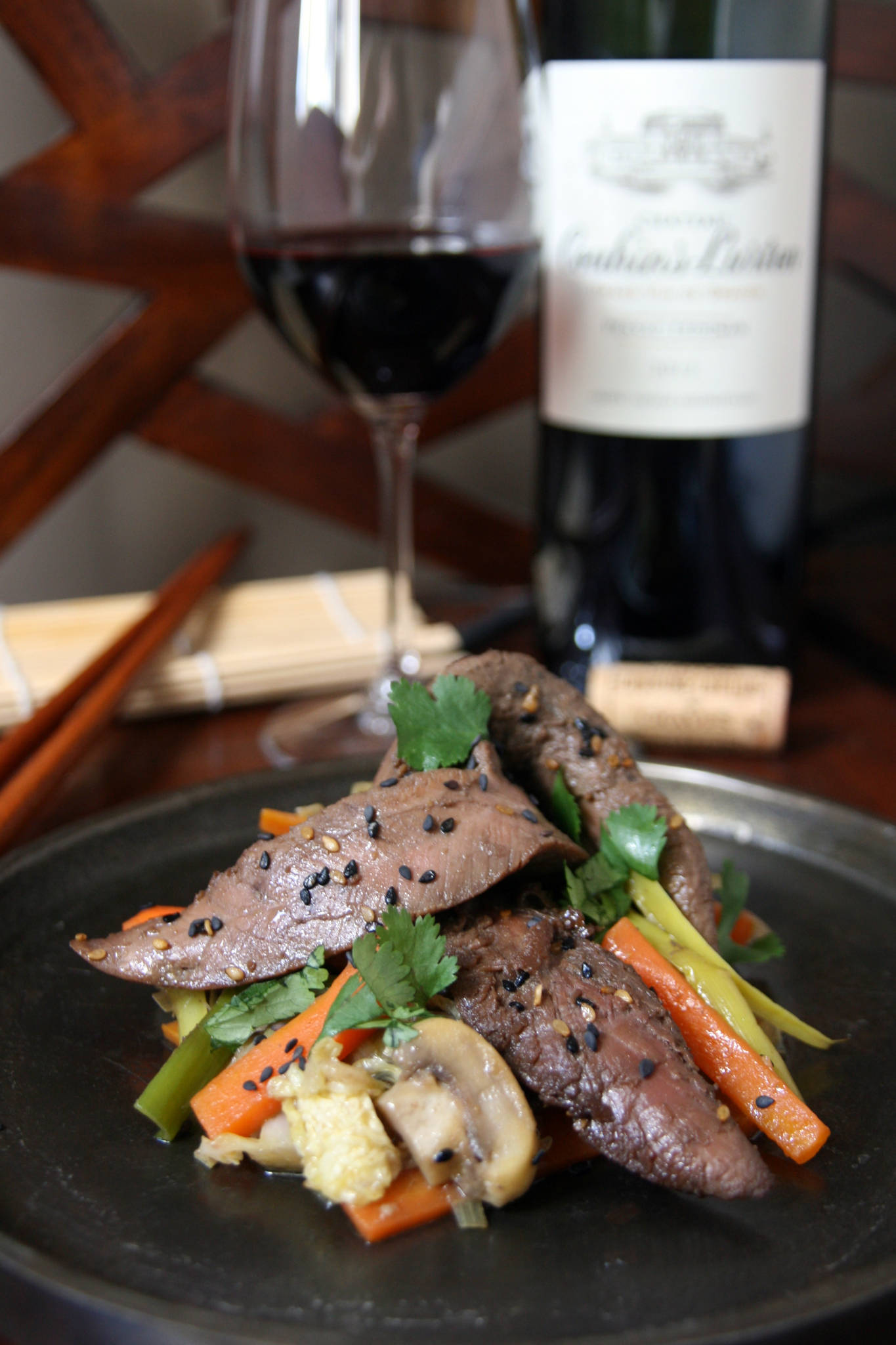 Wok de canard aux légumes d'hiver, Château Couhins-Lurton rouge 2012