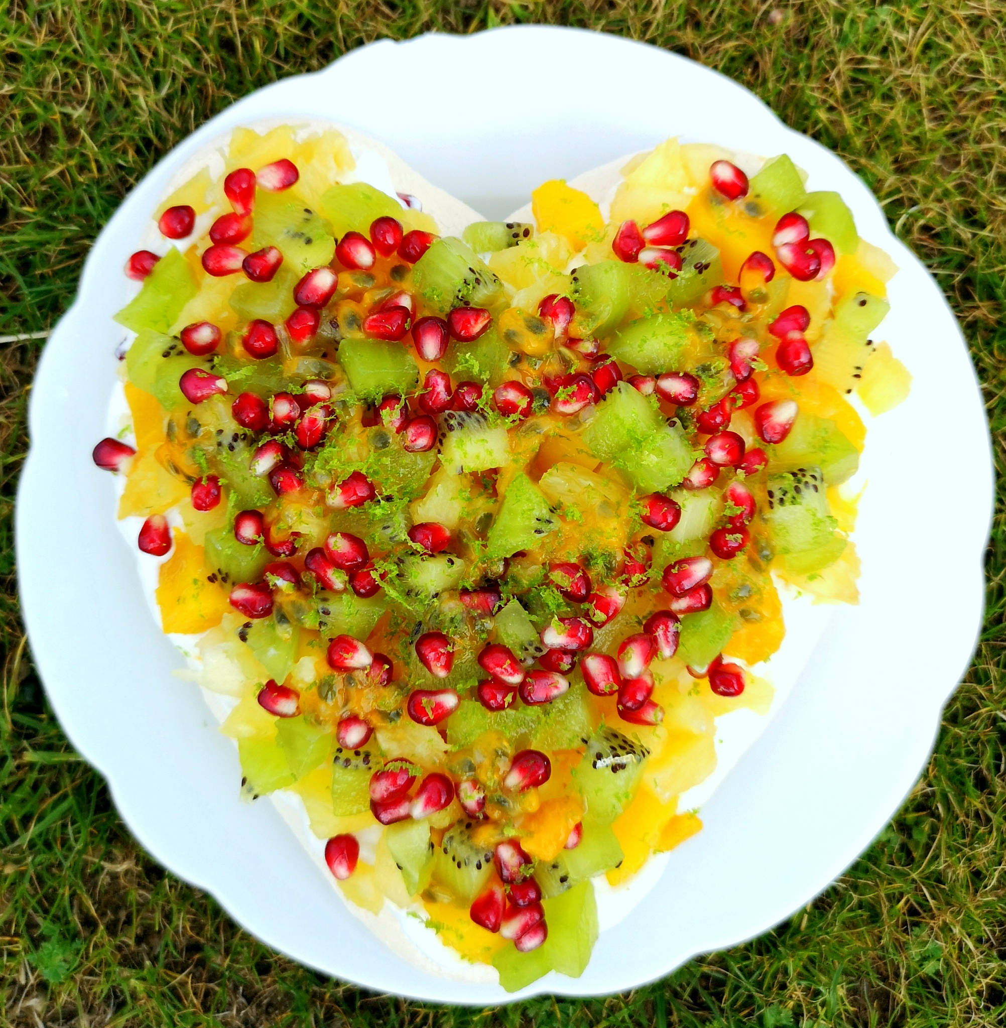 Pavlova aux fruits exotiques