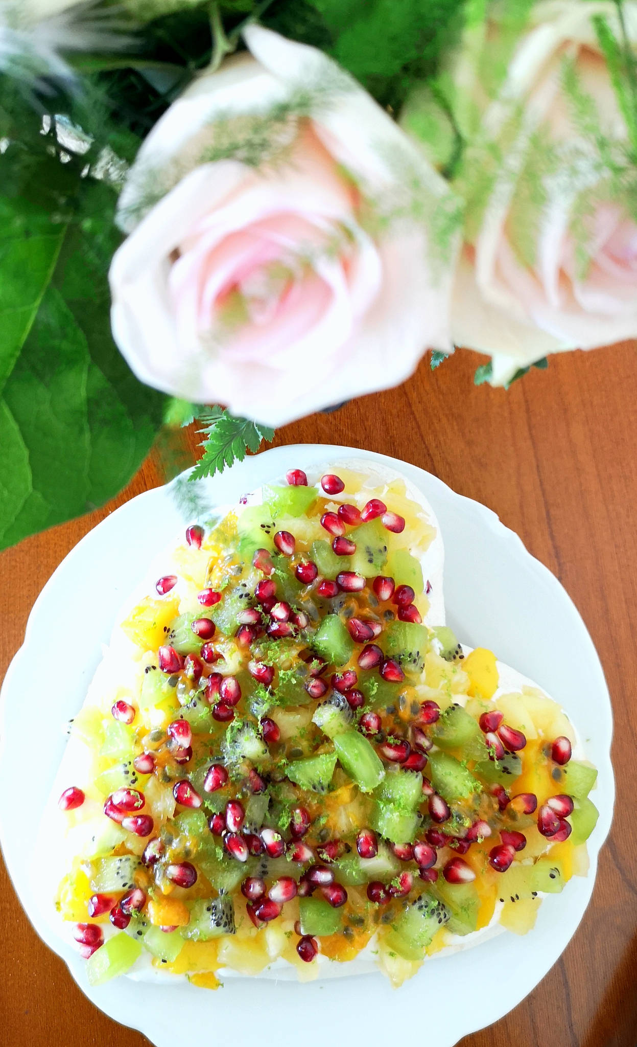 Pavlova aux fruits exotiques