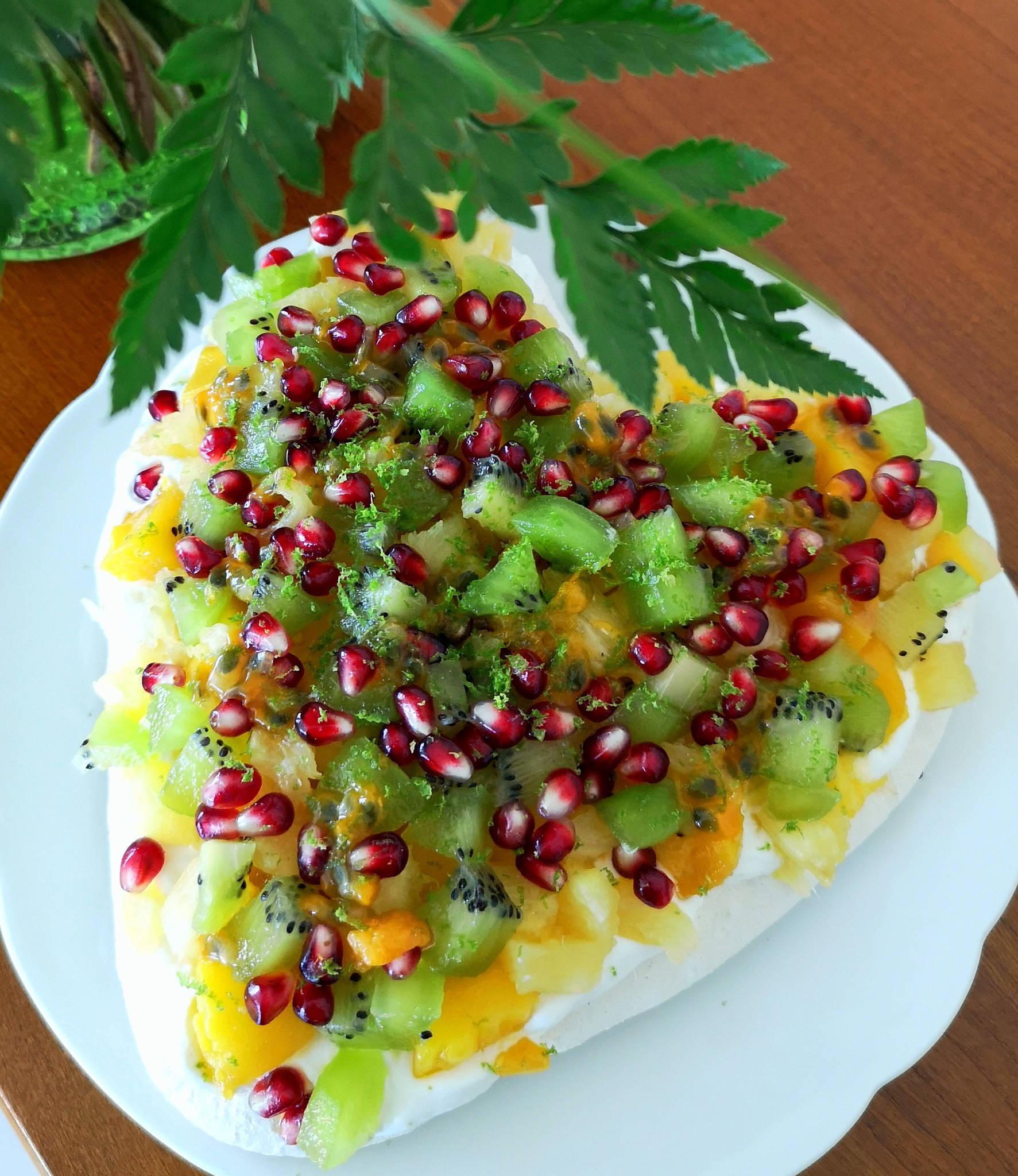 Pavlova aux fruits exotiques