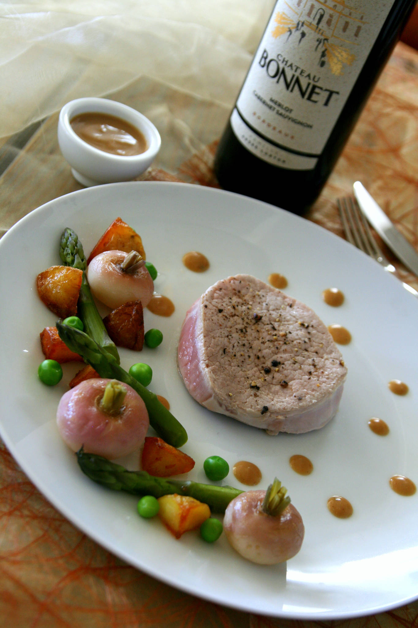 Grenadins de veau, petits légumes de printemps, Château Bonnet rouge 2018