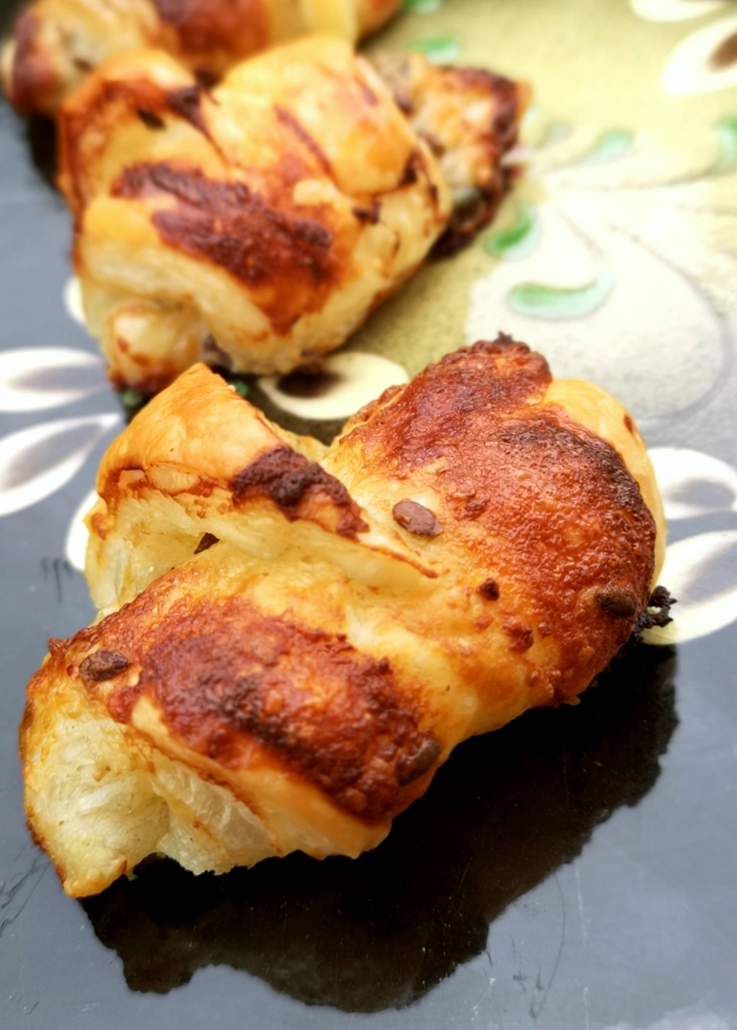 Mini-croissants au roquefort et graines de lin