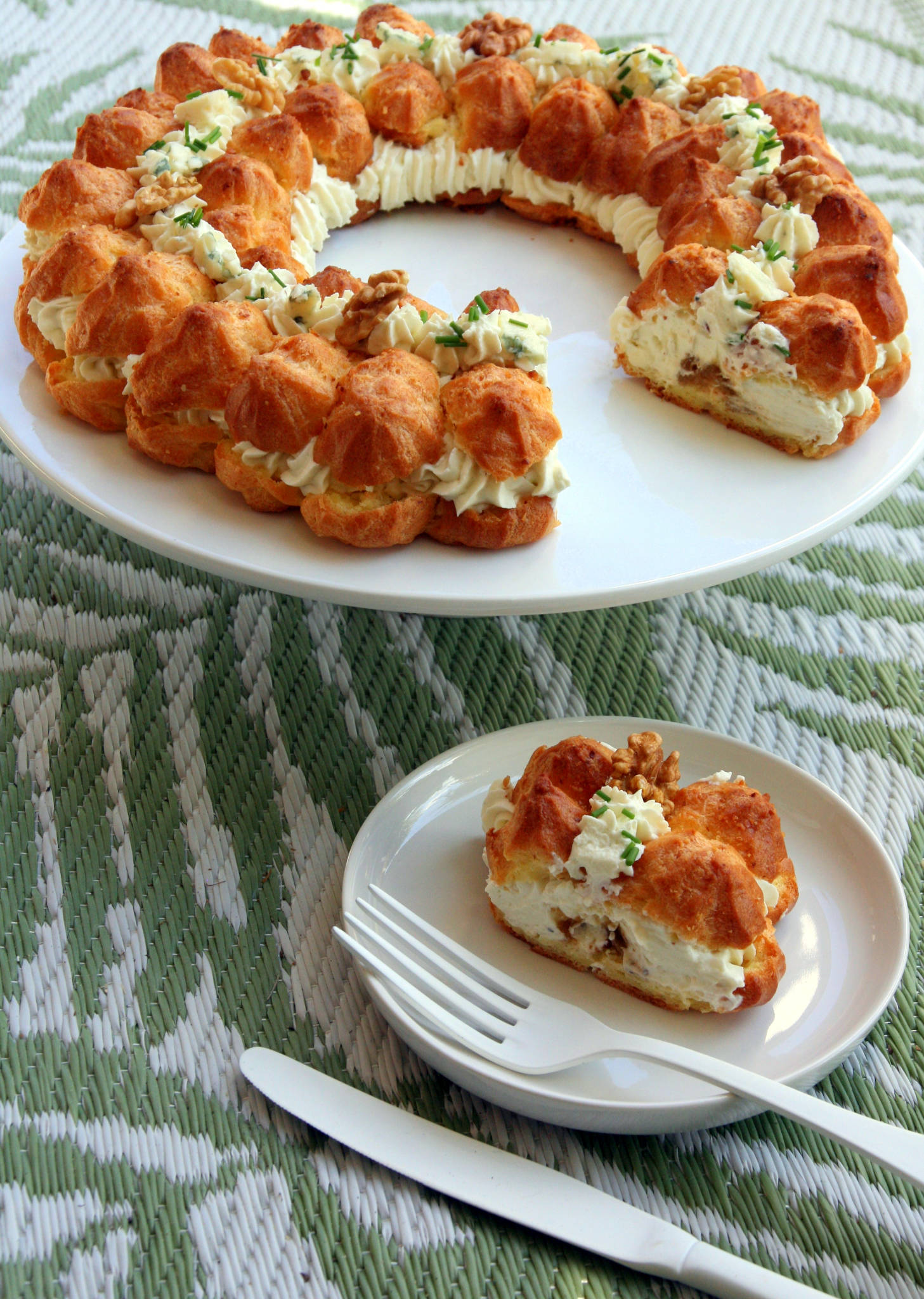 Paris-Brest salé au roquefort et aux noix