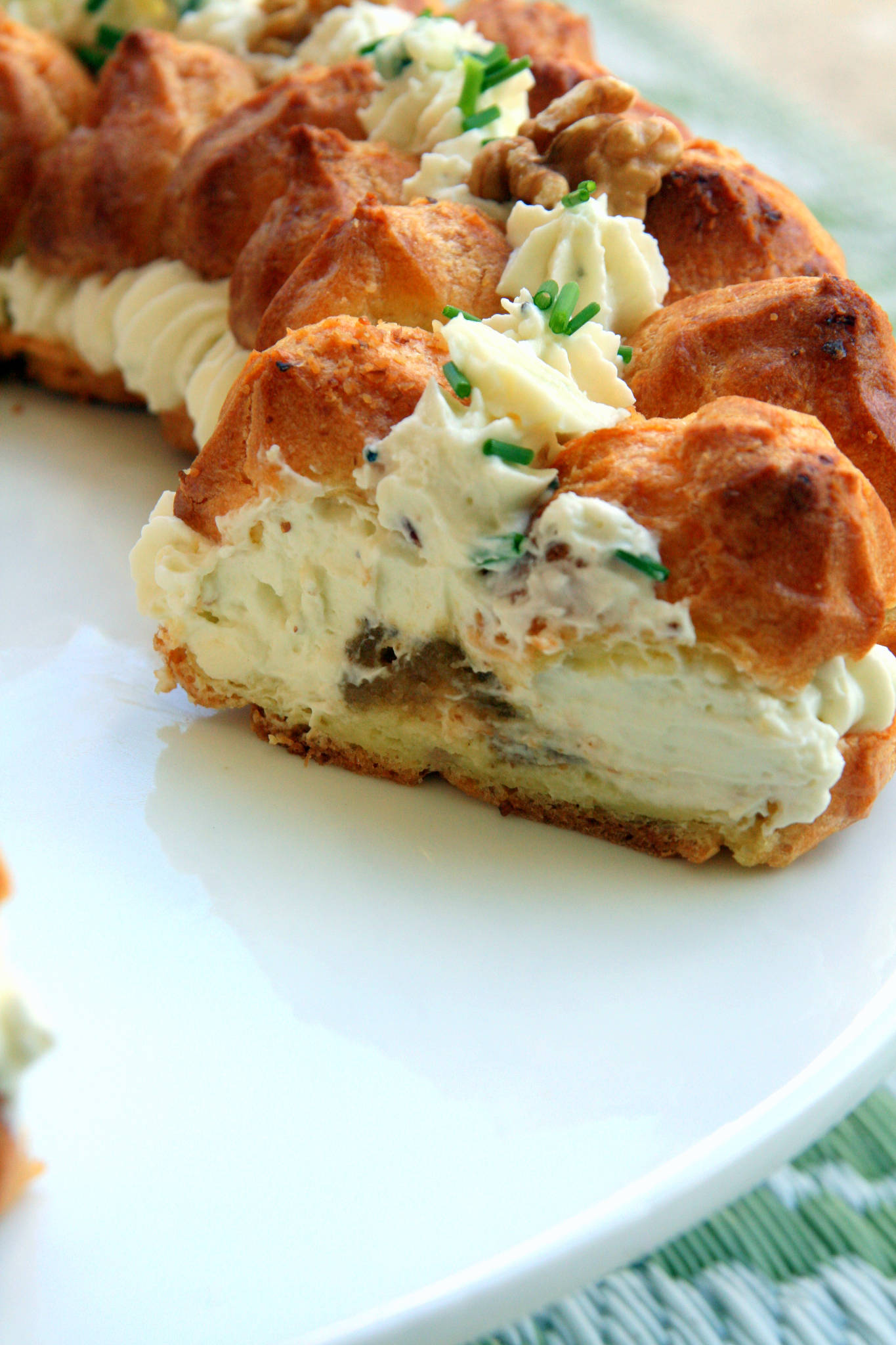 Paris-Brest salé au roquefort et aux noix