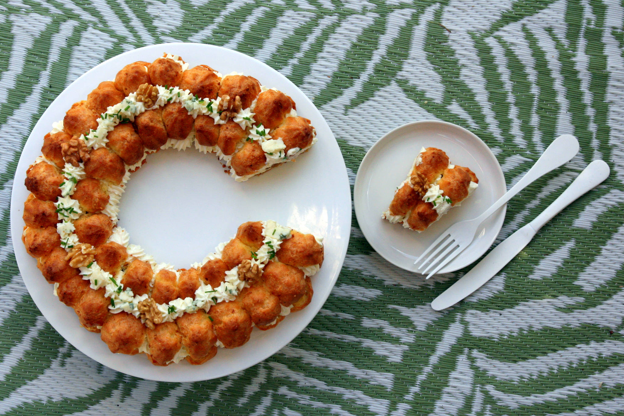 Paris-Brest salé au roquefort et aux noix