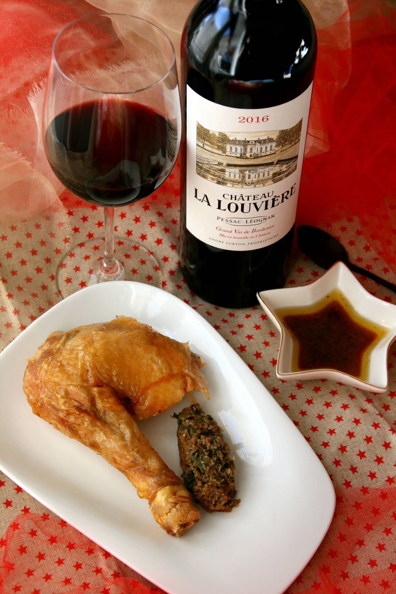 Poularde farcie au foie gras, Château La Louvière rouge 2016