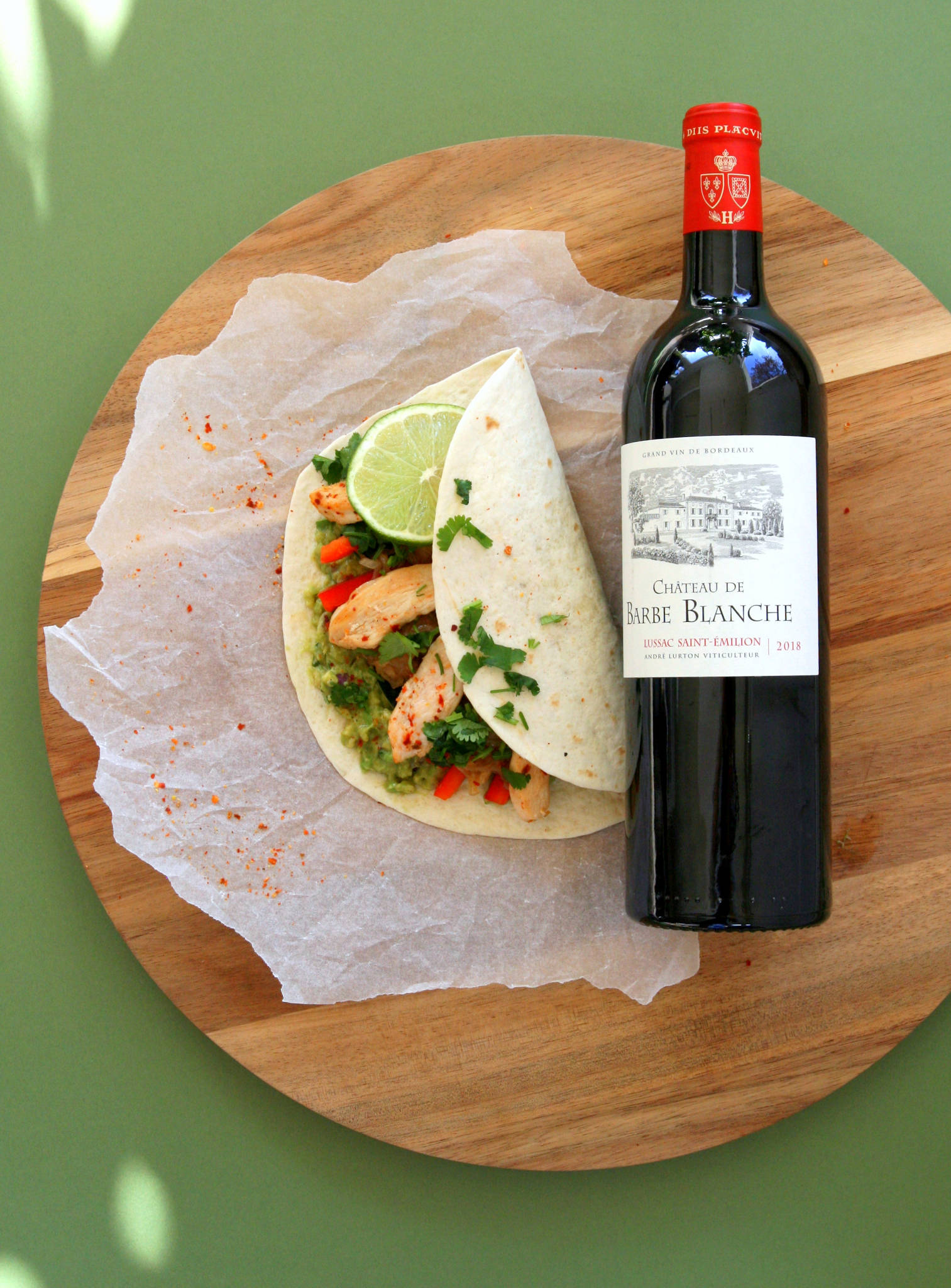 Fajitas de poulet au guacamole épicé, Château Barbe Blanche Réserve 2018