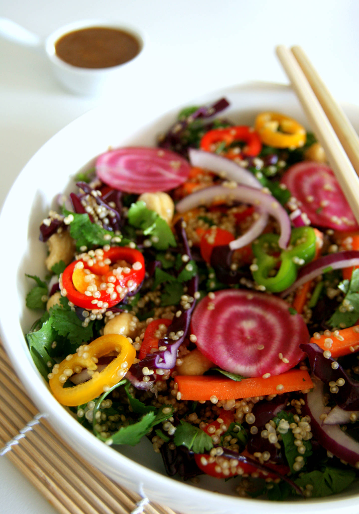 Salade de quinoa aux saveurs thaï, Diane Sauvignon blanc 2020